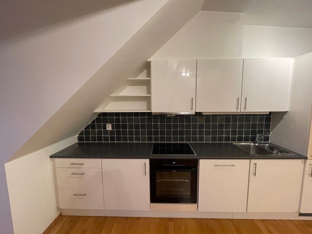 Kjøkken med hvitevarer Galleribilde