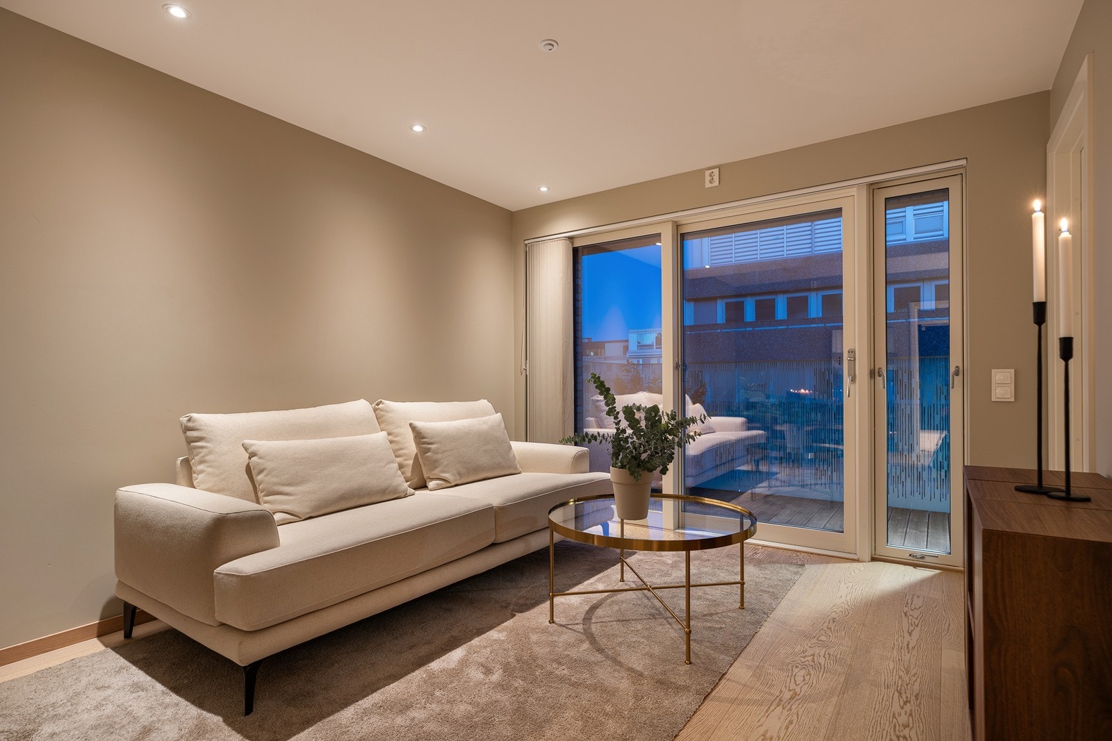 Adkomst til en herlig balkong fra stue Galleribilde