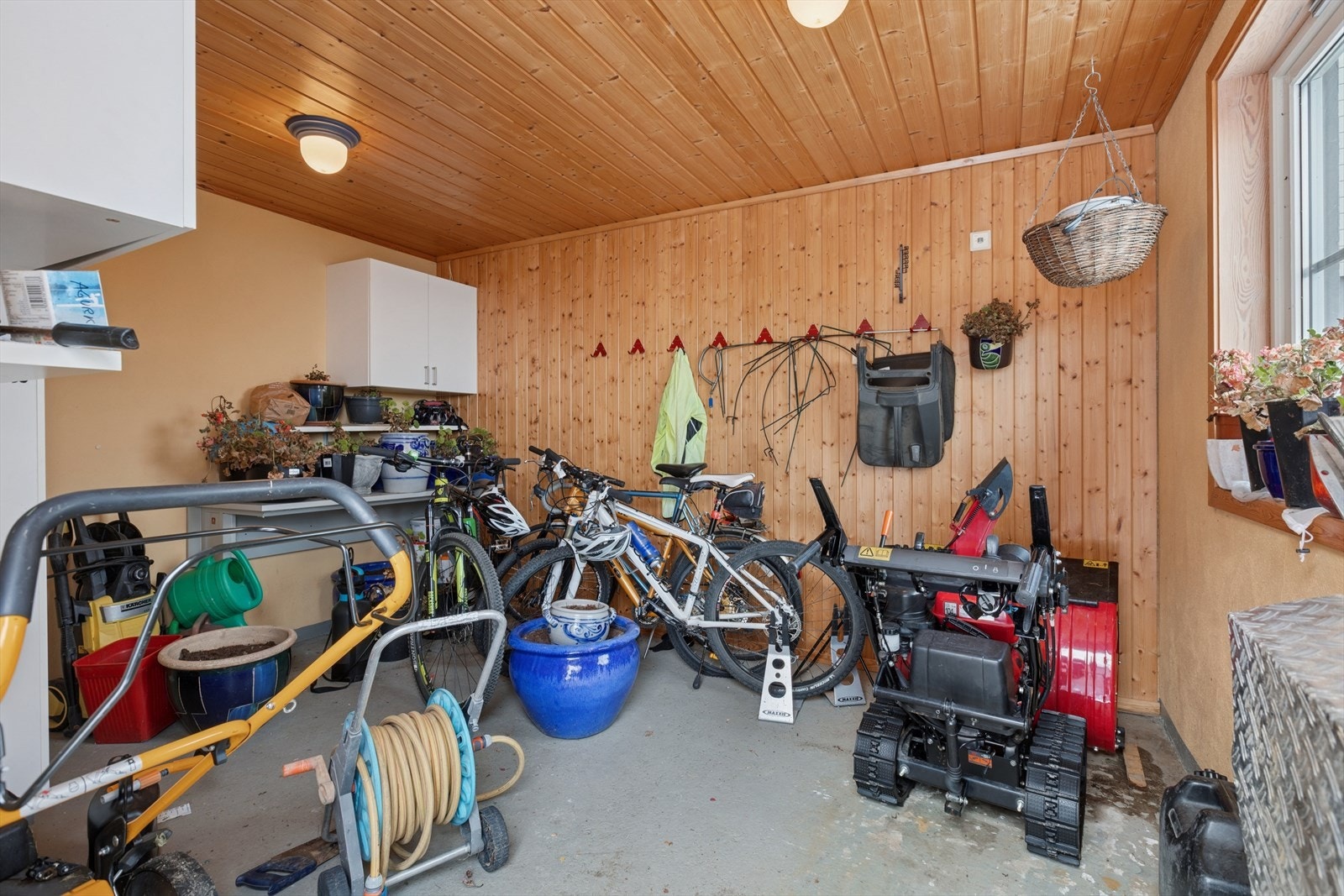 Bod ute Galleribilde