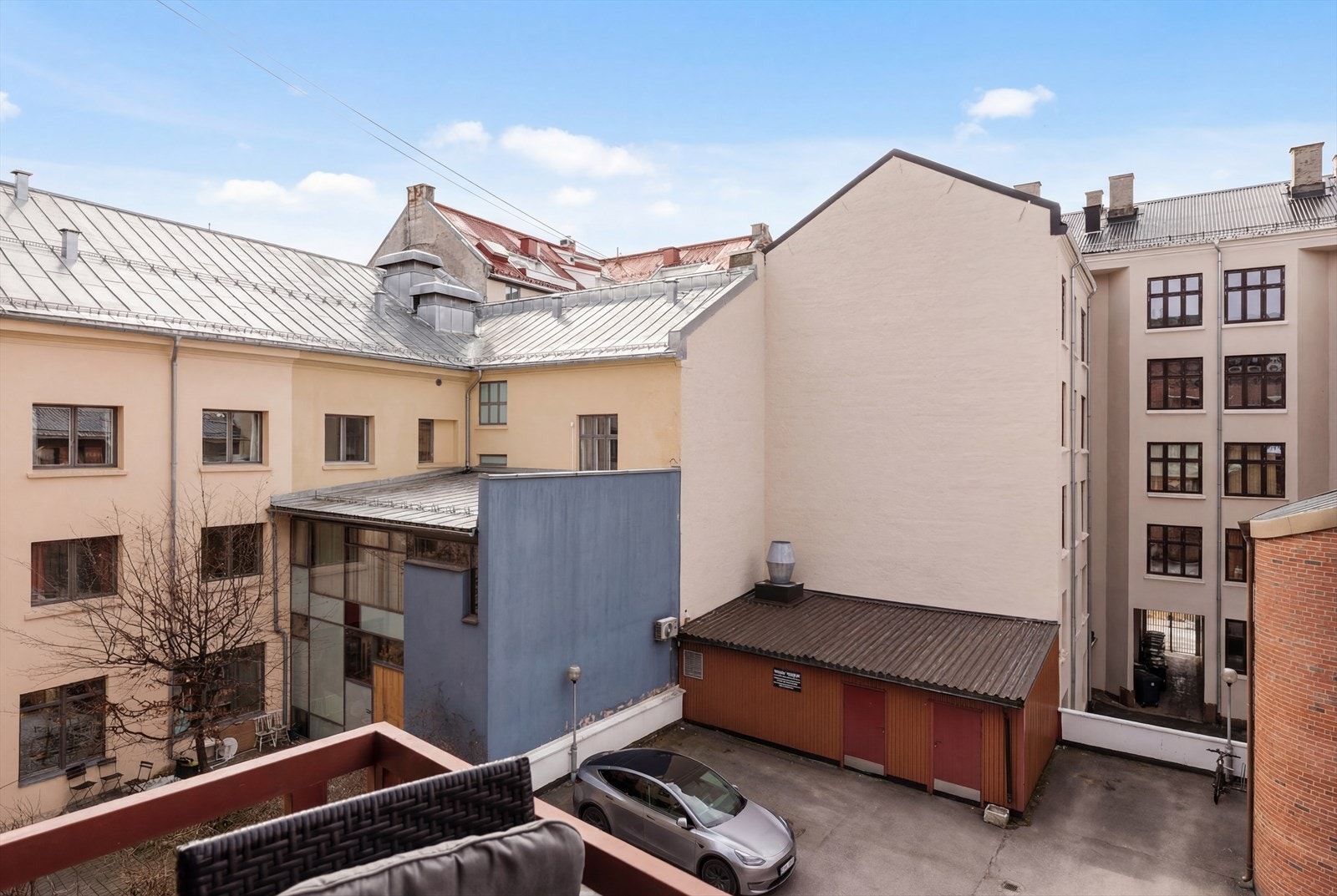 Skjermet og stille bakgård - kun et steinkast unna Majorstuenkrysset. Galleribilde