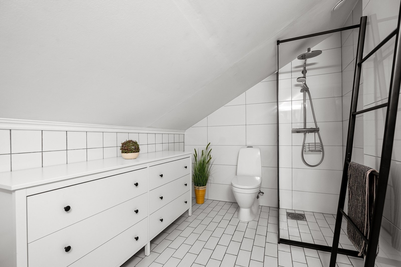 Dusjbadet m/wc Galleribilde