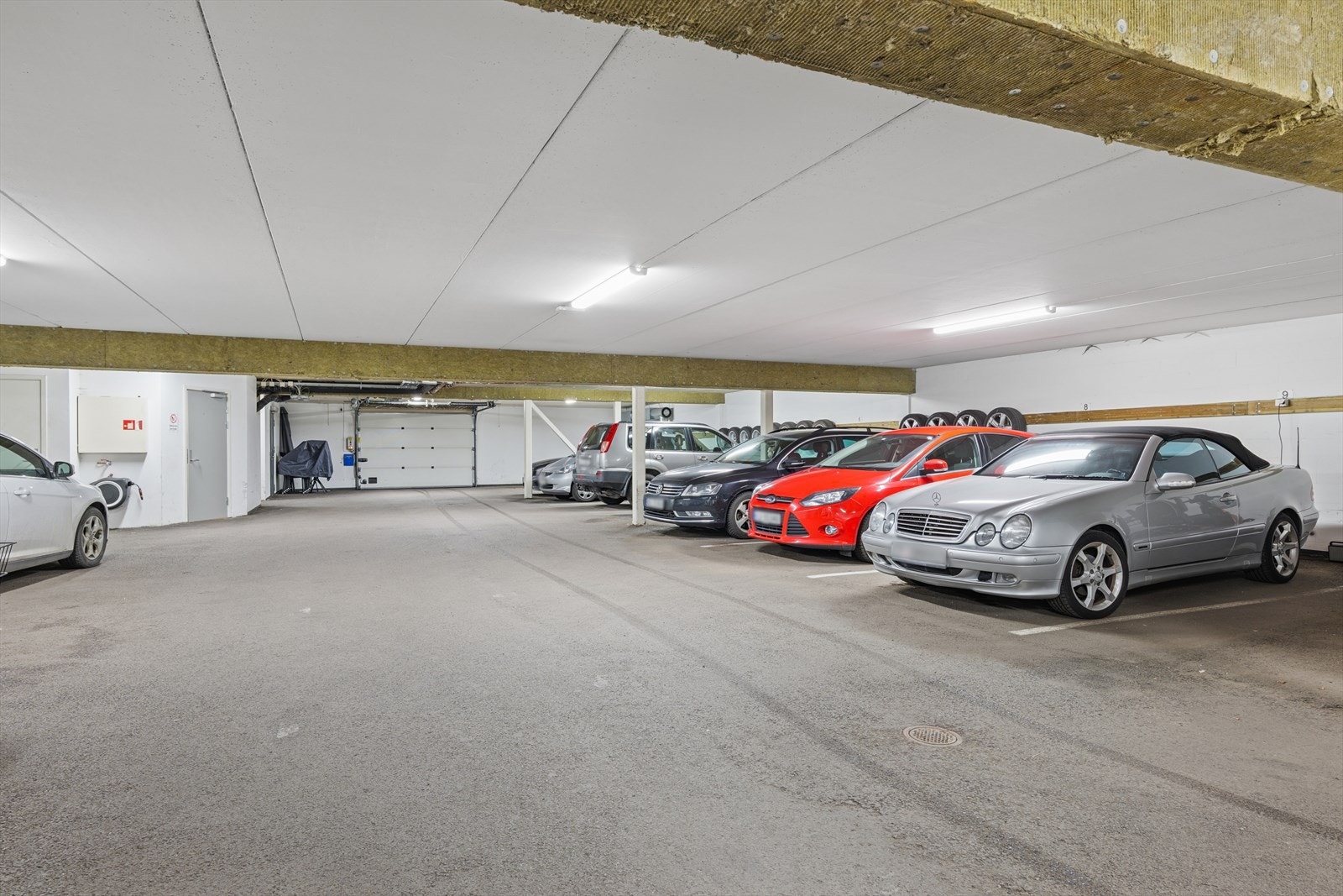 Garasjekjeller med mulighet for å leie p-plass. Galleribilde