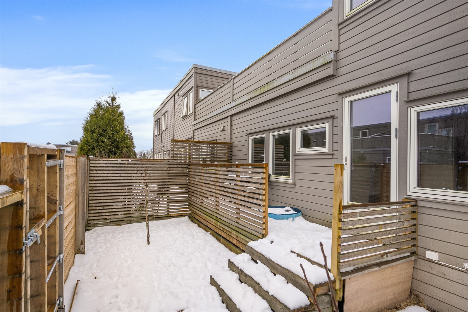 Uteområde i fra soverom. Galleribilde