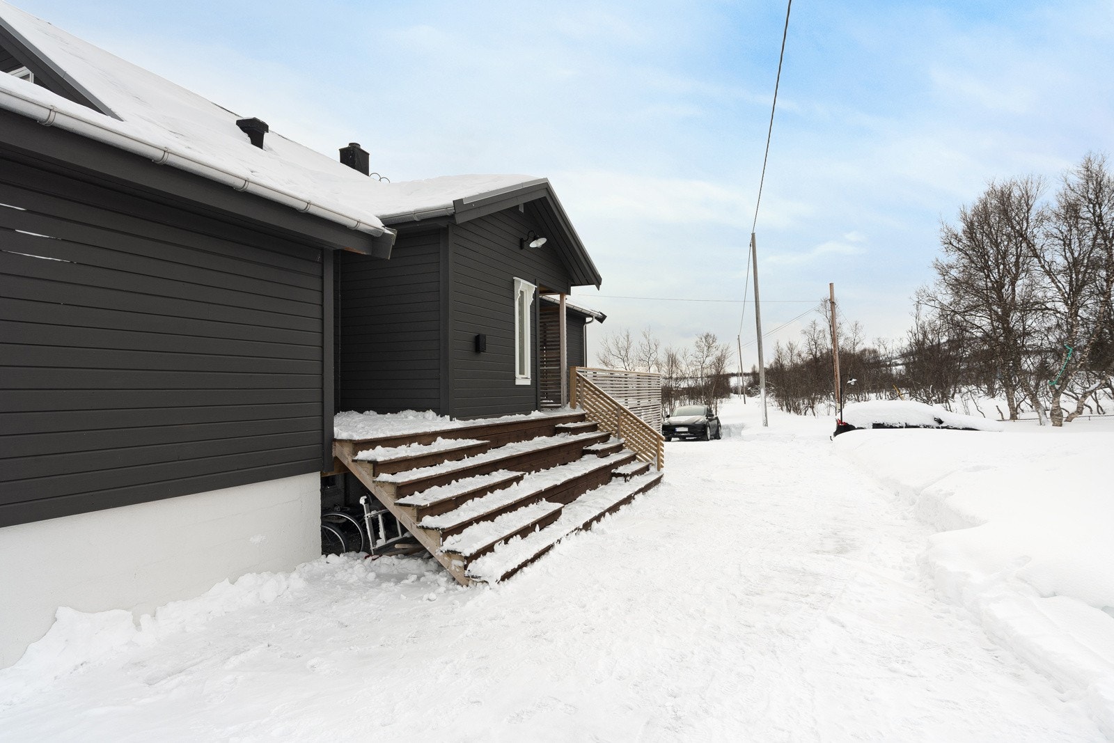 Nytt tak, kledning, vinduer, dør og terrasse i 2019. Galleribilde