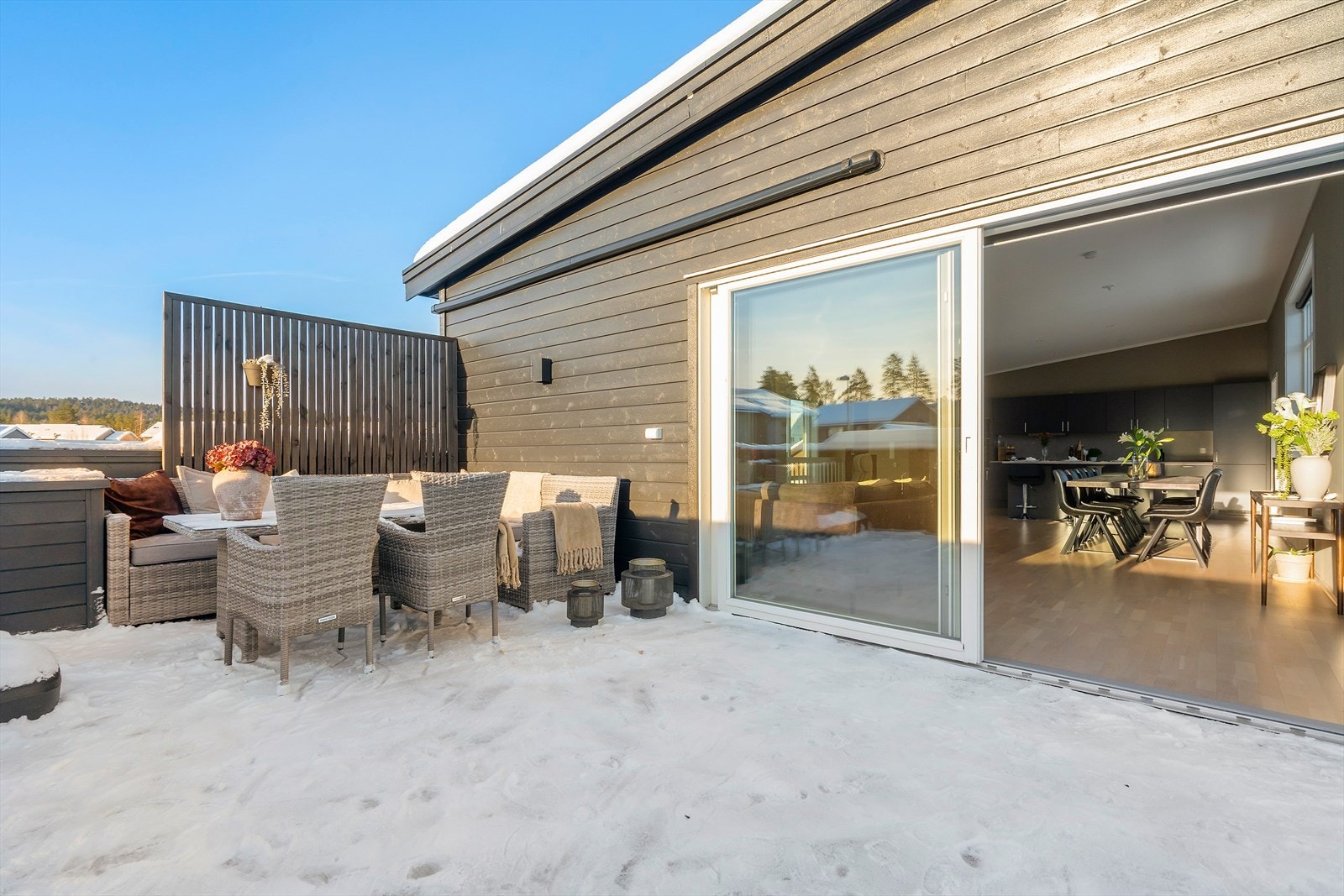 Perfekt for å utvide oppholdsrommet utendørs på varme dager. Galleribilde