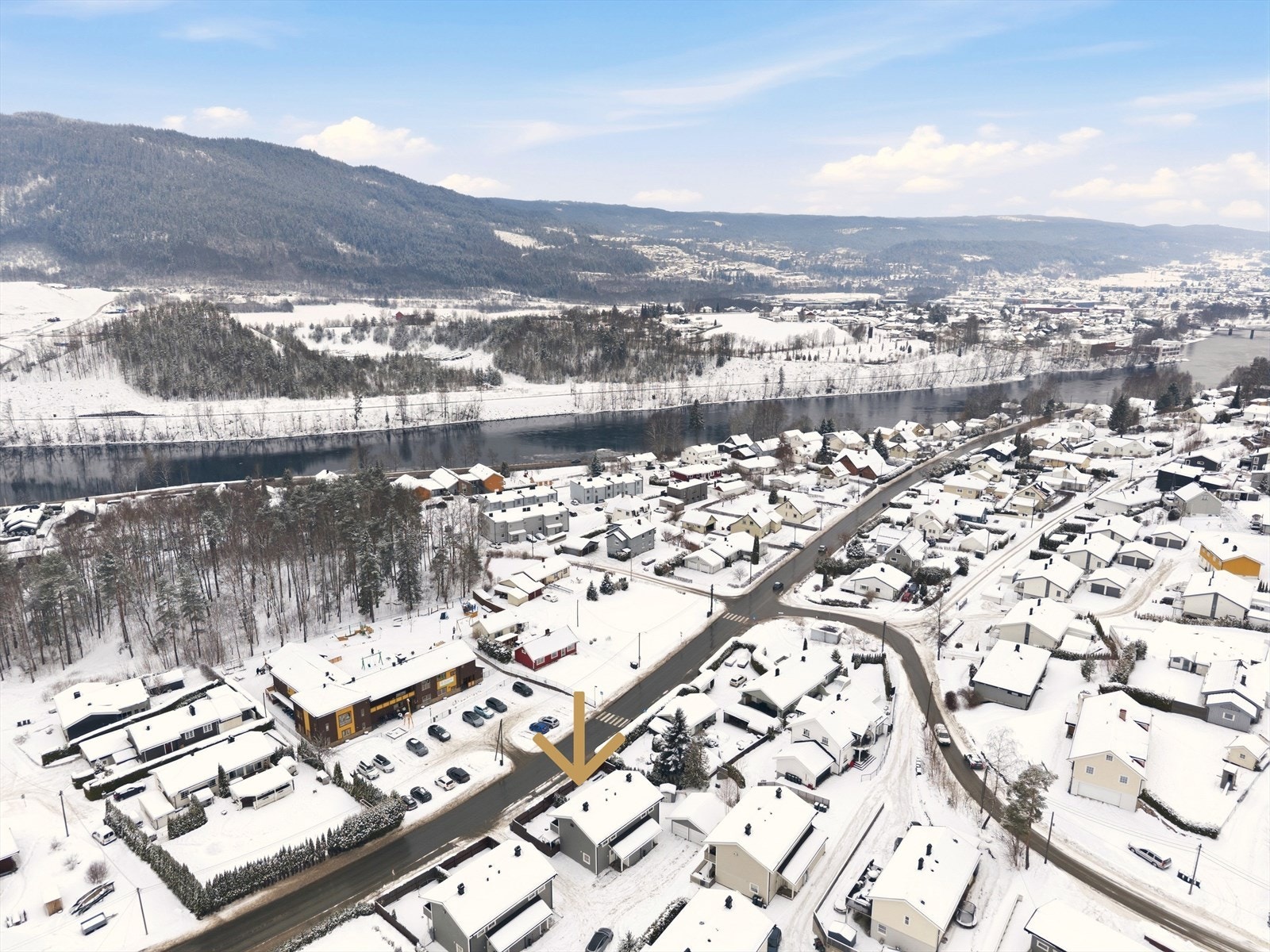Meget barnevennlig med barnehage rett over veien for boligen Galleribilde