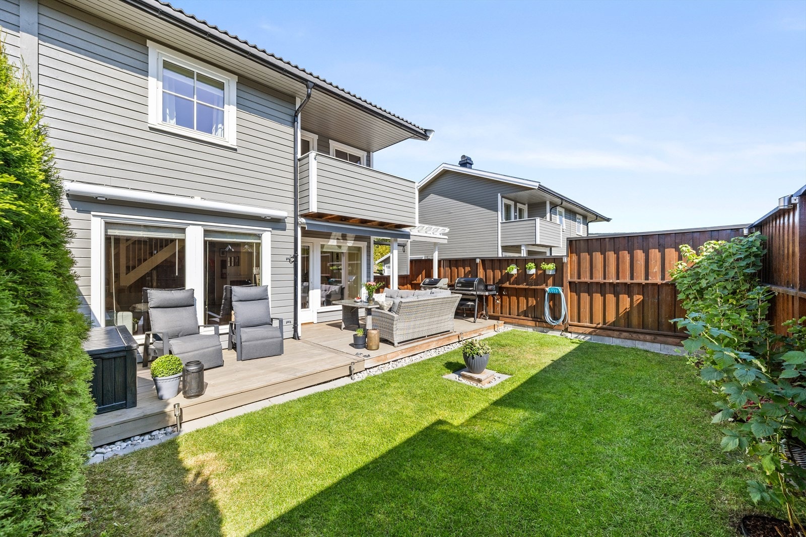 Her kan både barn og husdyr oppholde seg i inngjerde og trygge omgivelser Galleribilde