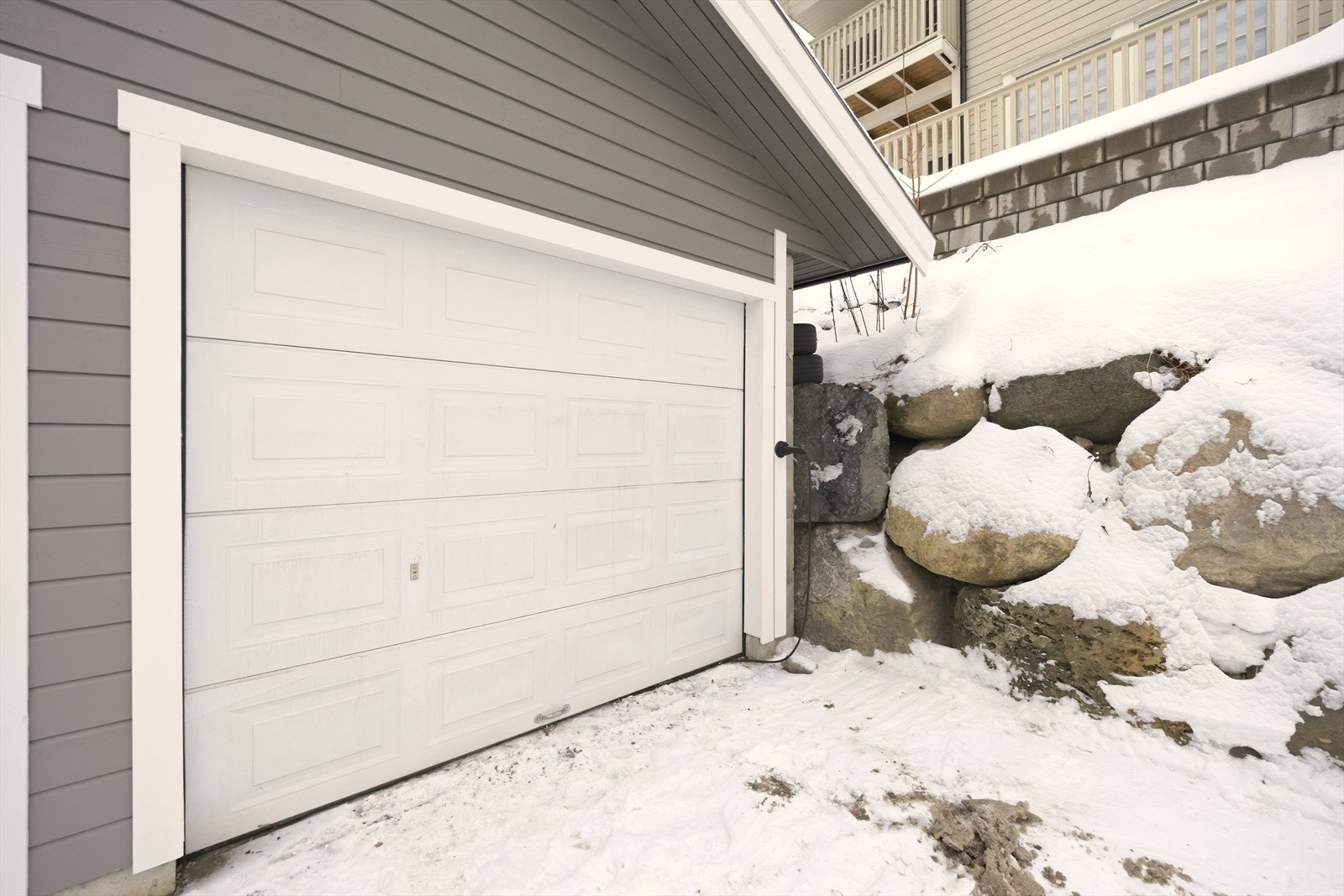 Parkering i garasje - Det er montert godkjent stikk til elbil-lading (10A) Galleribilde