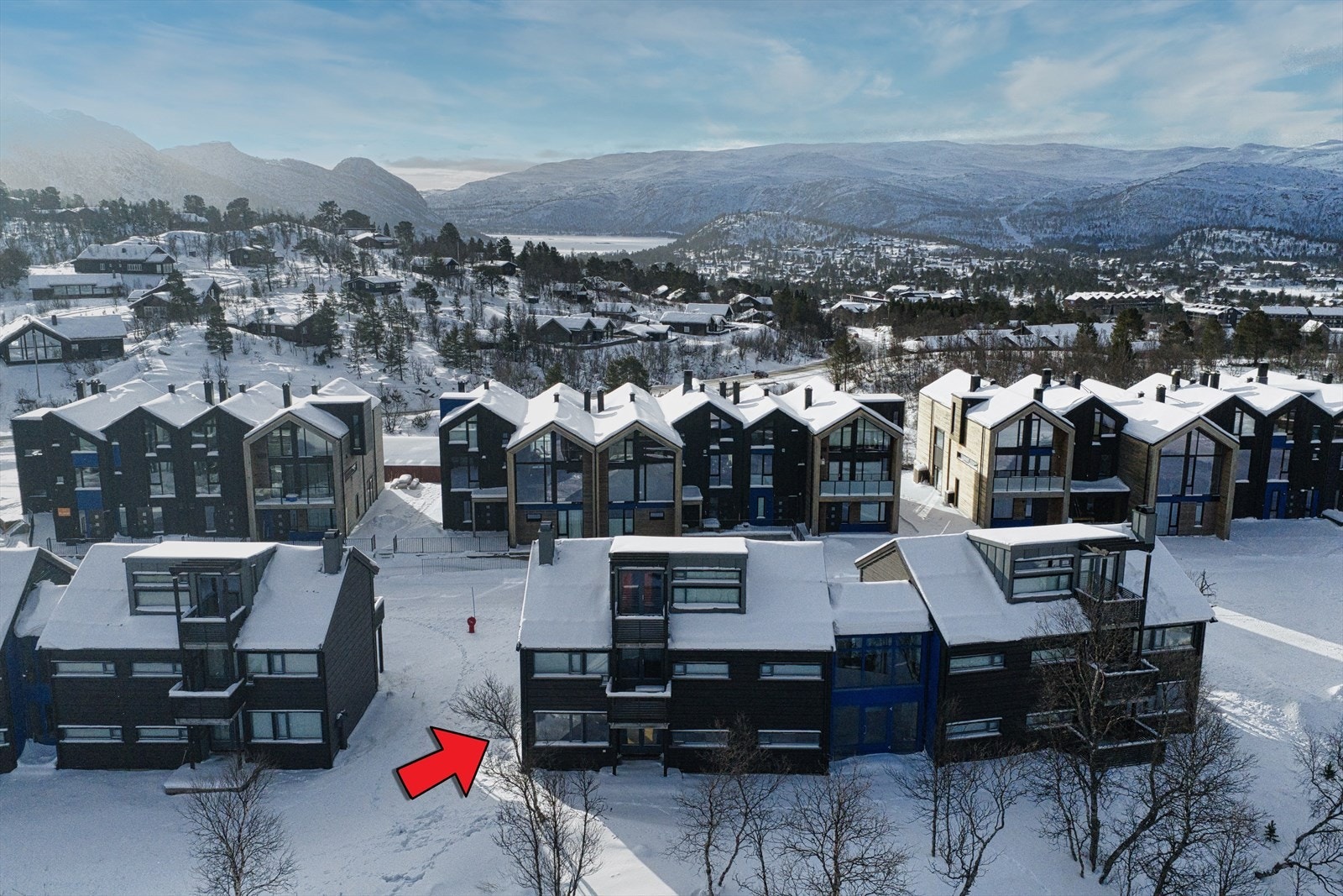 Sentrumsnær beliggenhet; Hovden sentrum er like i nærheten, med dagligvarebutikker, vinmonopol og koselige kafeer Galleribilde