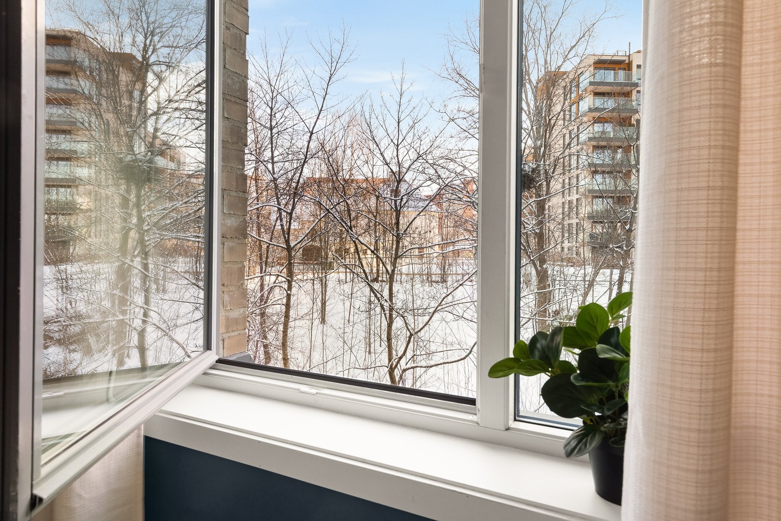 Utsyn fra hovedsoverom. Galleribilde