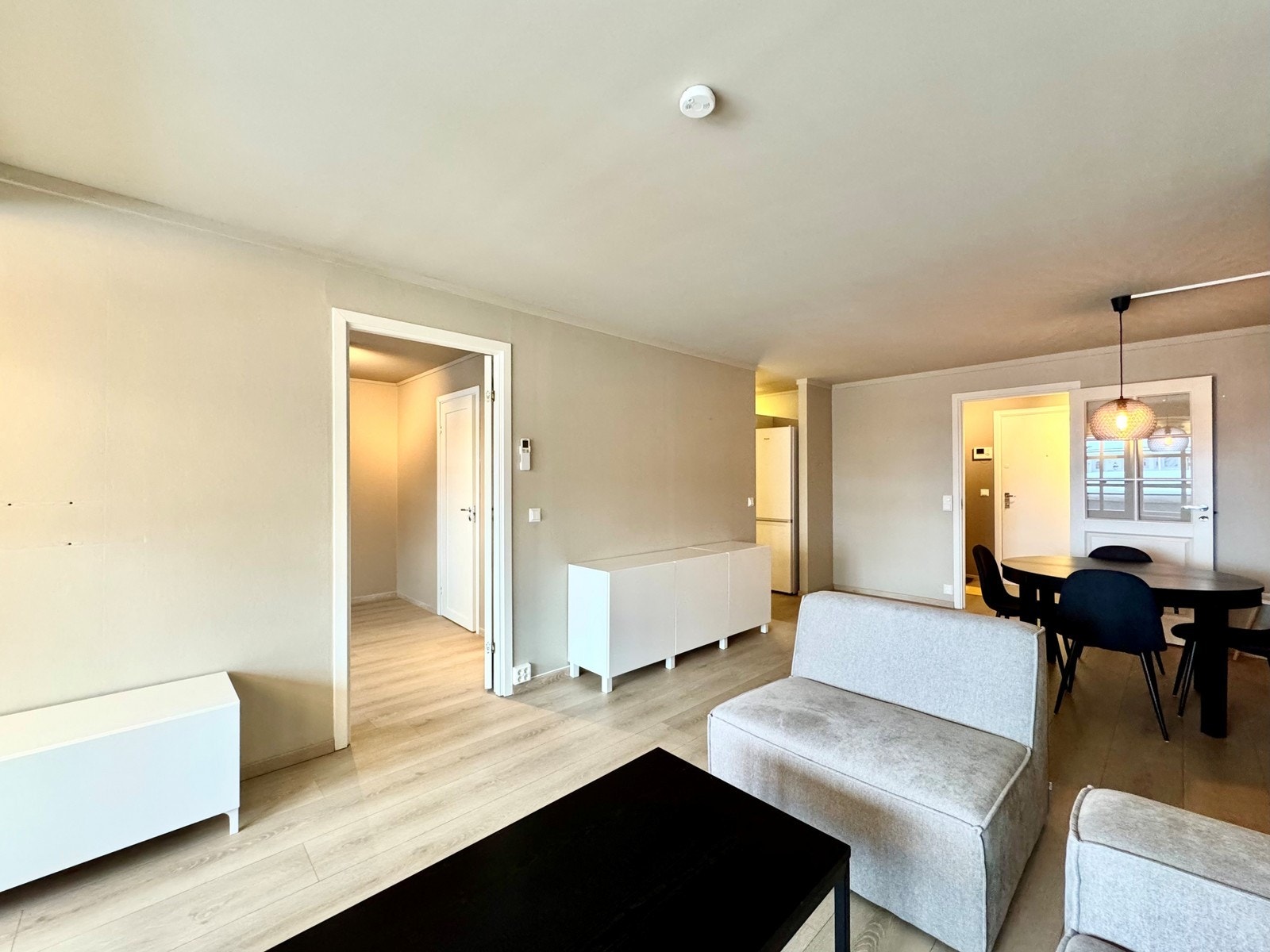 Stue/spiseplass Galleribilde