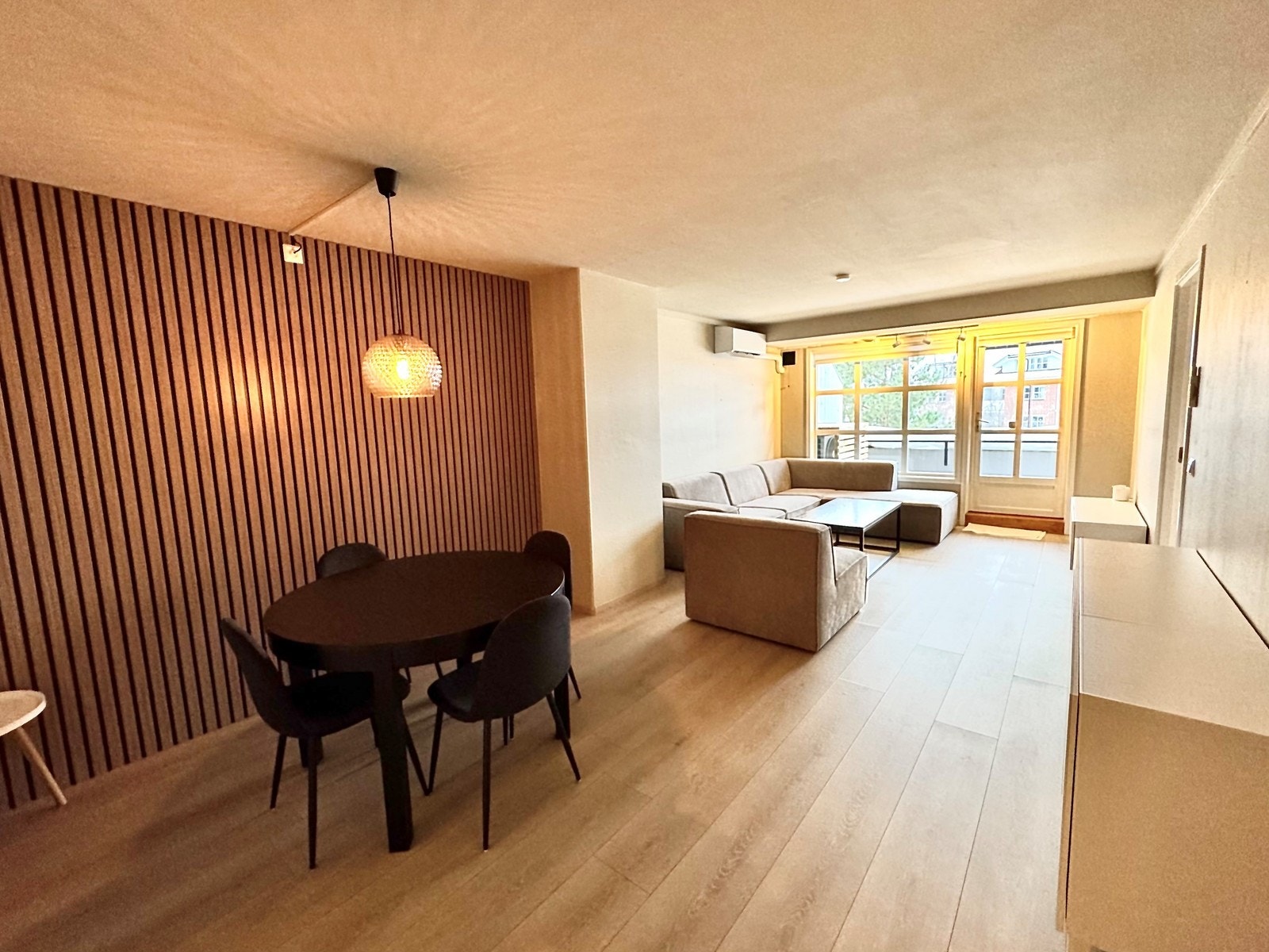 Romslig stue /spisestue Galleribilde