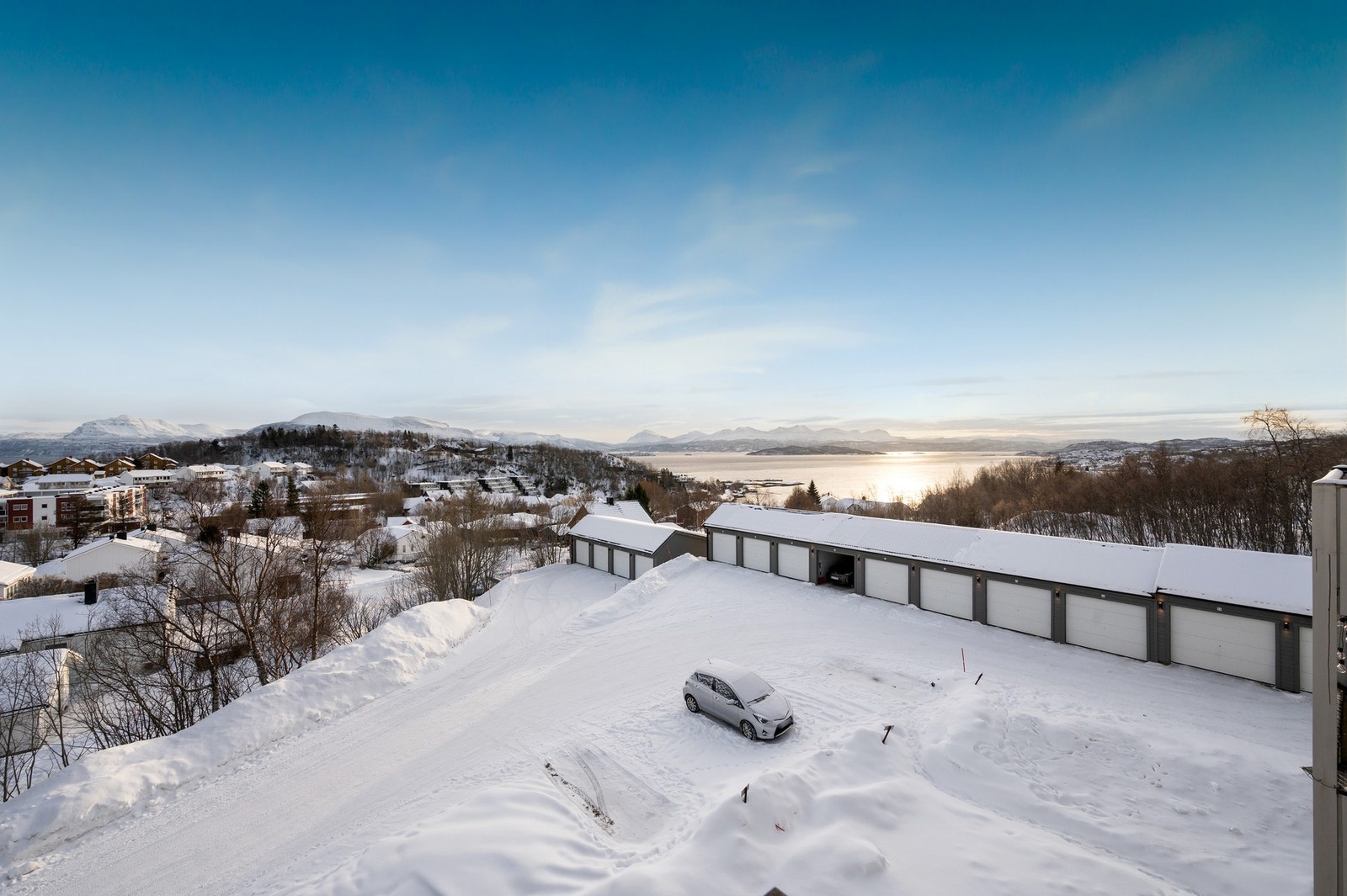 Denne utsikten fra toppleiligheten kan bli din. Galleribilde