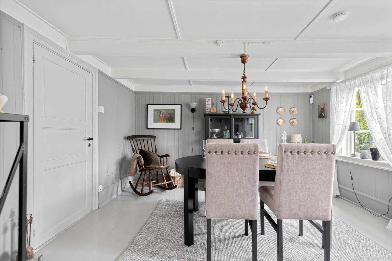 Lys fin spisestue Galleribilde