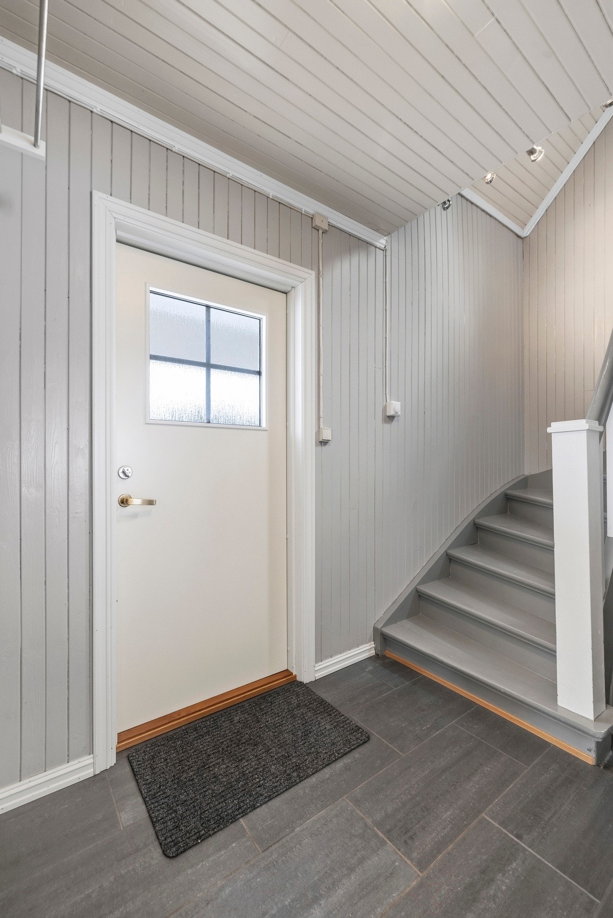 Flislagt gulv med varmekabler. Galleribilde