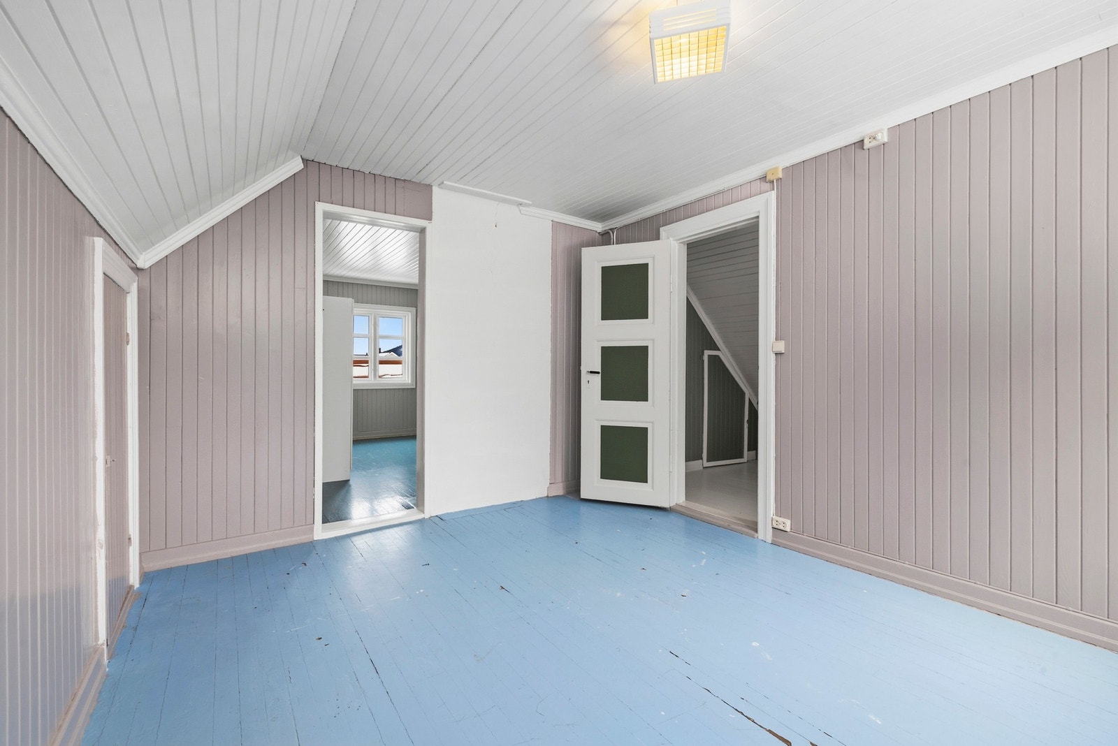 Soverom 1.
Dør inn til et kott på venstre side. Galleribilde