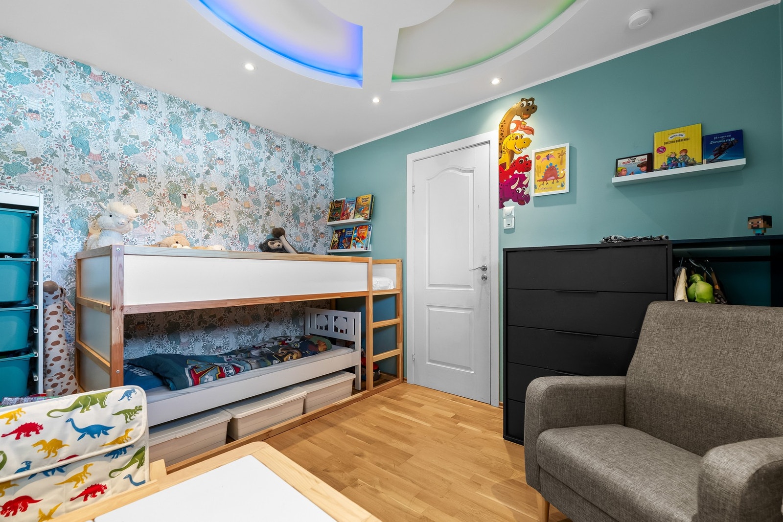 Soverom nr. to passer perfekt som barnerom, gjesterom eller hjemmekontor. Galleribilde