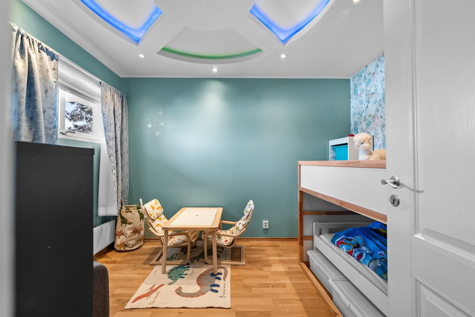 Her er det også plass til dobbeltseng og garderobeløsninger. Galleribilde