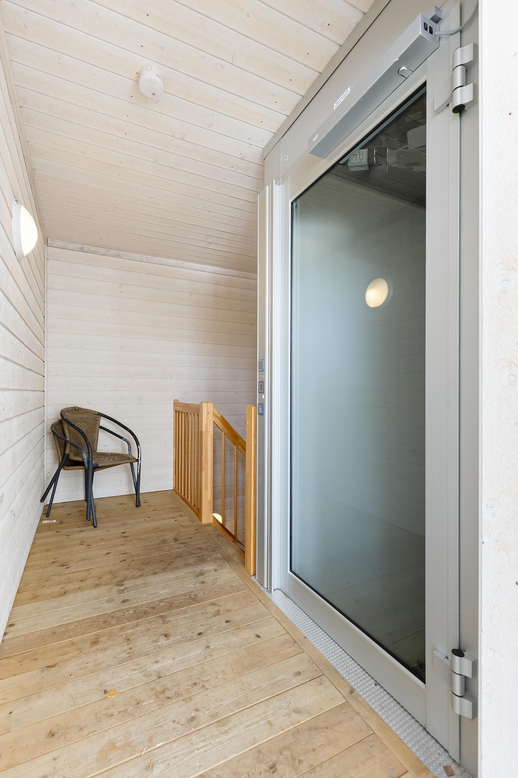 Heis og trappeadkomst Galleribilde