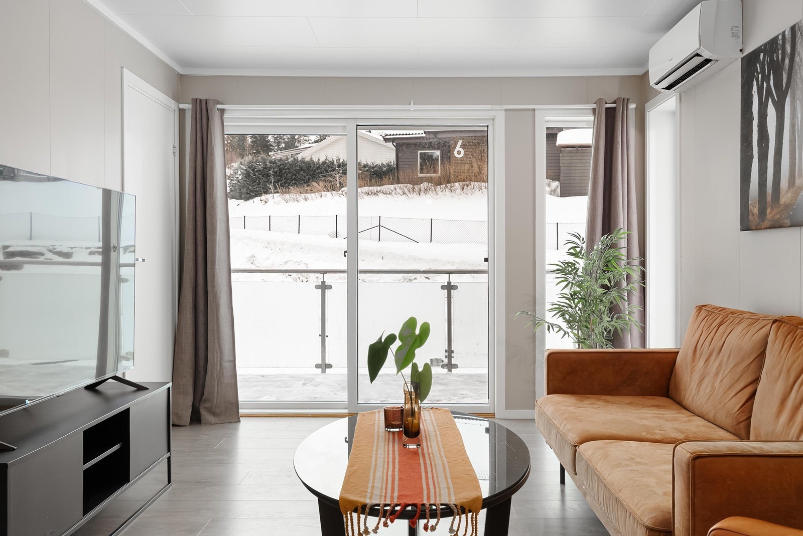 Lys og trivelig selveierleilighet med solrik balkong Galleribilde