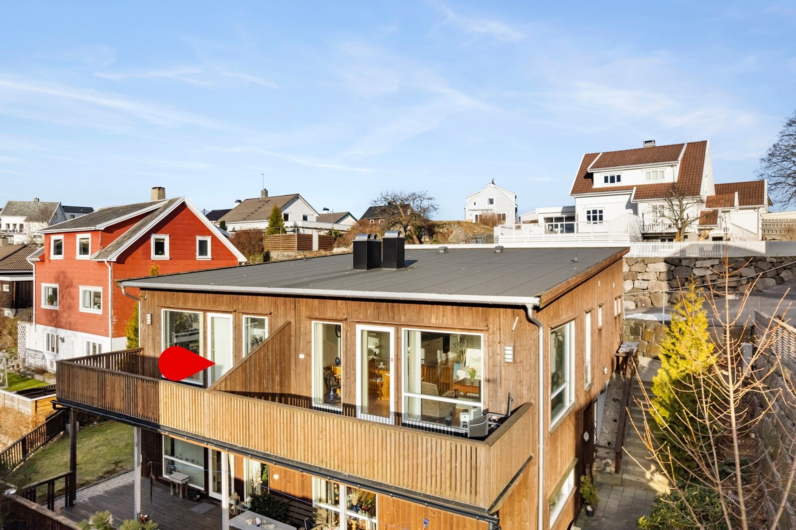 Fin velholdt leilighet som ligger i øverste etasje, her er helt trappefritt, så leiligheten passer for mennesker i alle aldrer. Foto: Diakrit v/Arne Ove Østebrød. Galleribilde