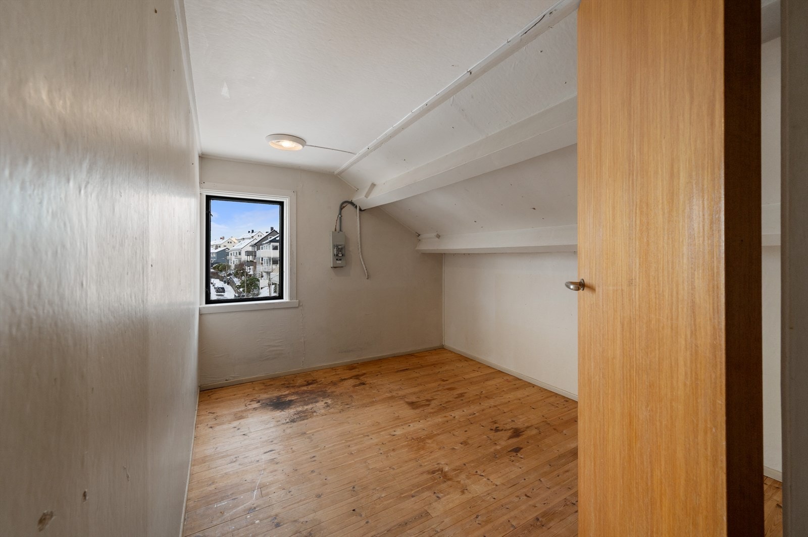 Loftet har to rom ikke er innredet. Galleribilde