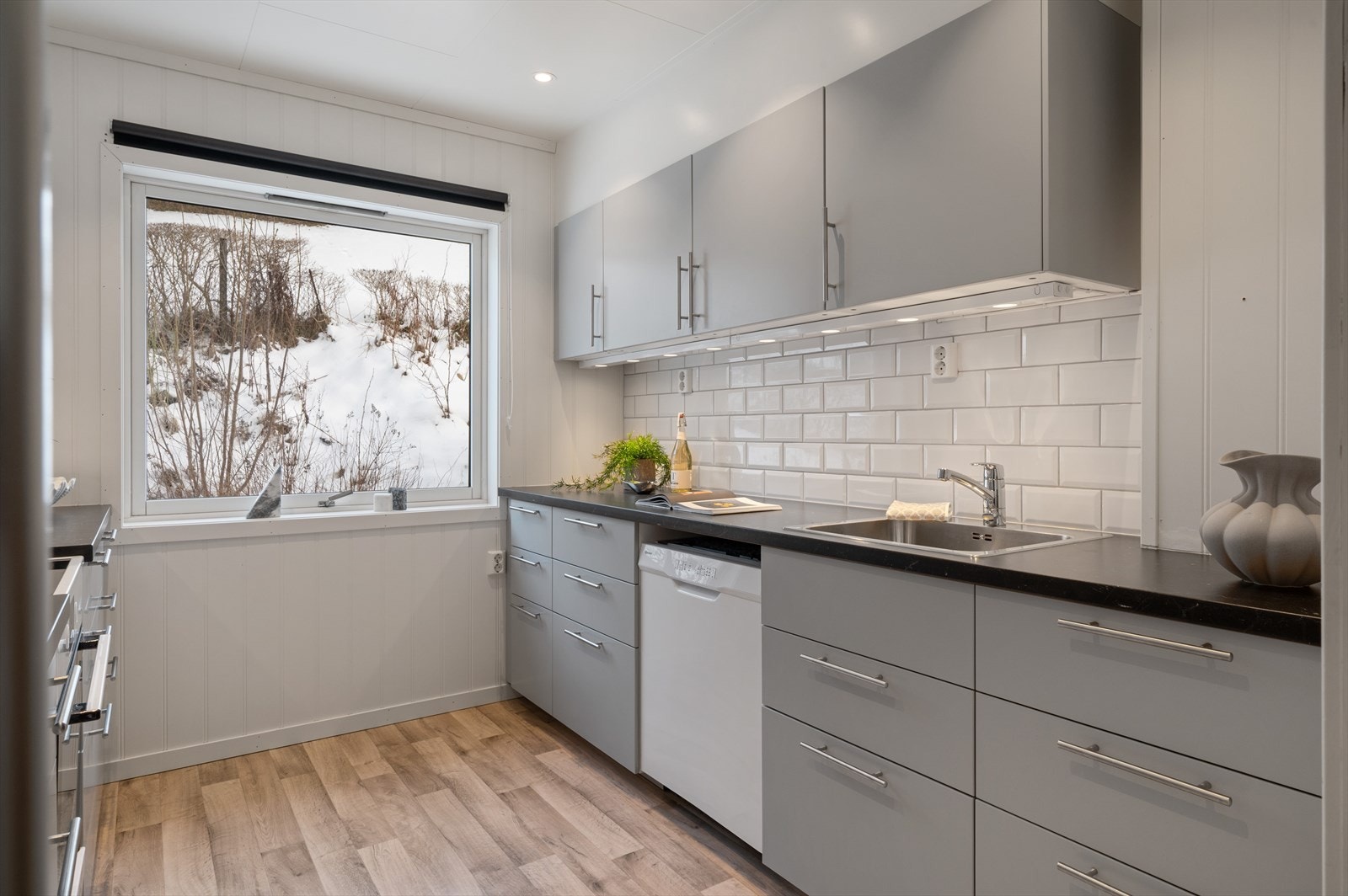 Tidløs innredning i moderne fargetoner. Galleribilde