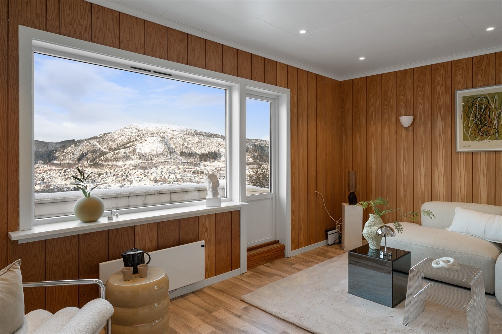 Flott utsikt over Løvstakken og oppover Bergensdalen. Galleribilde