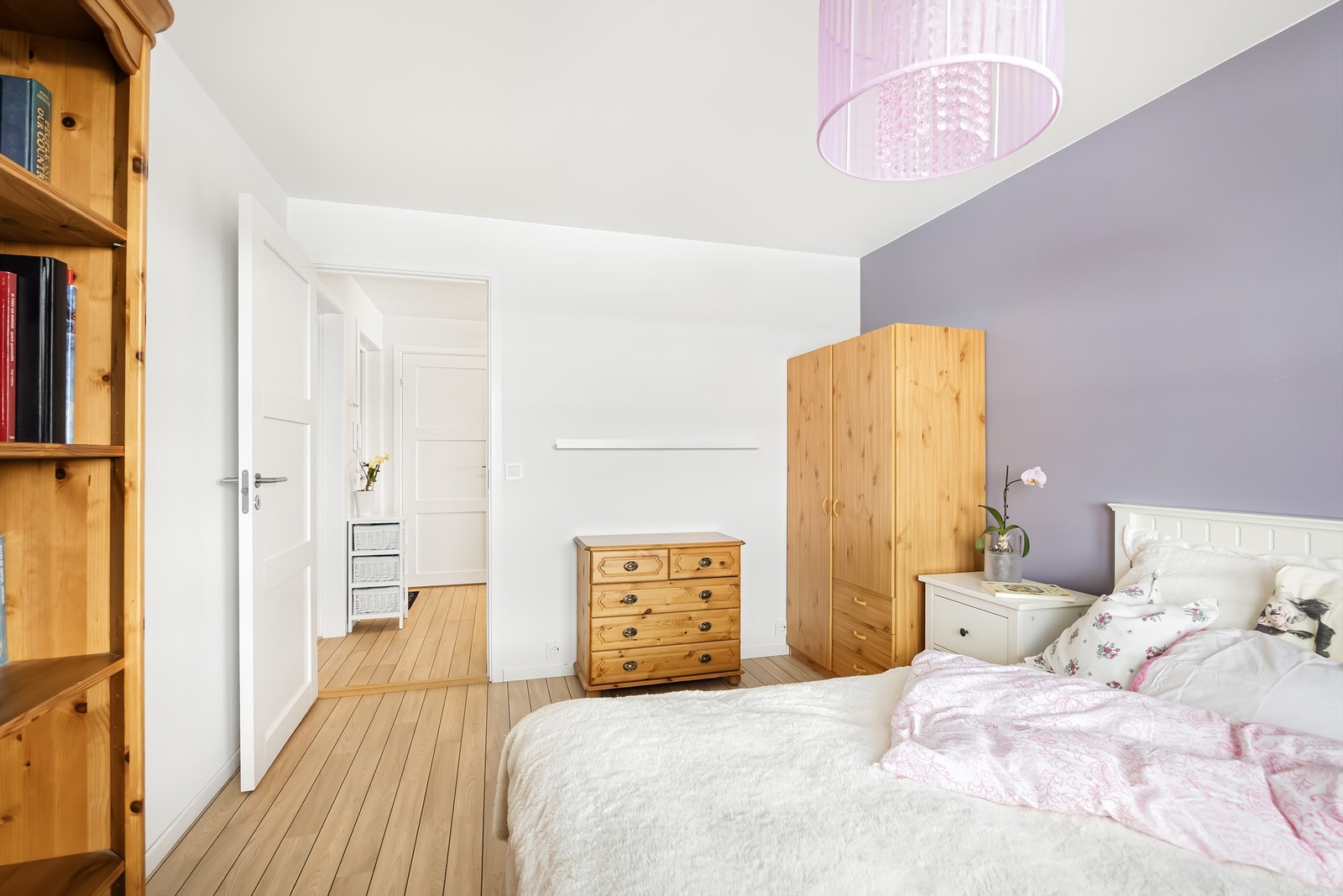 God plass til skap. Galleribilde