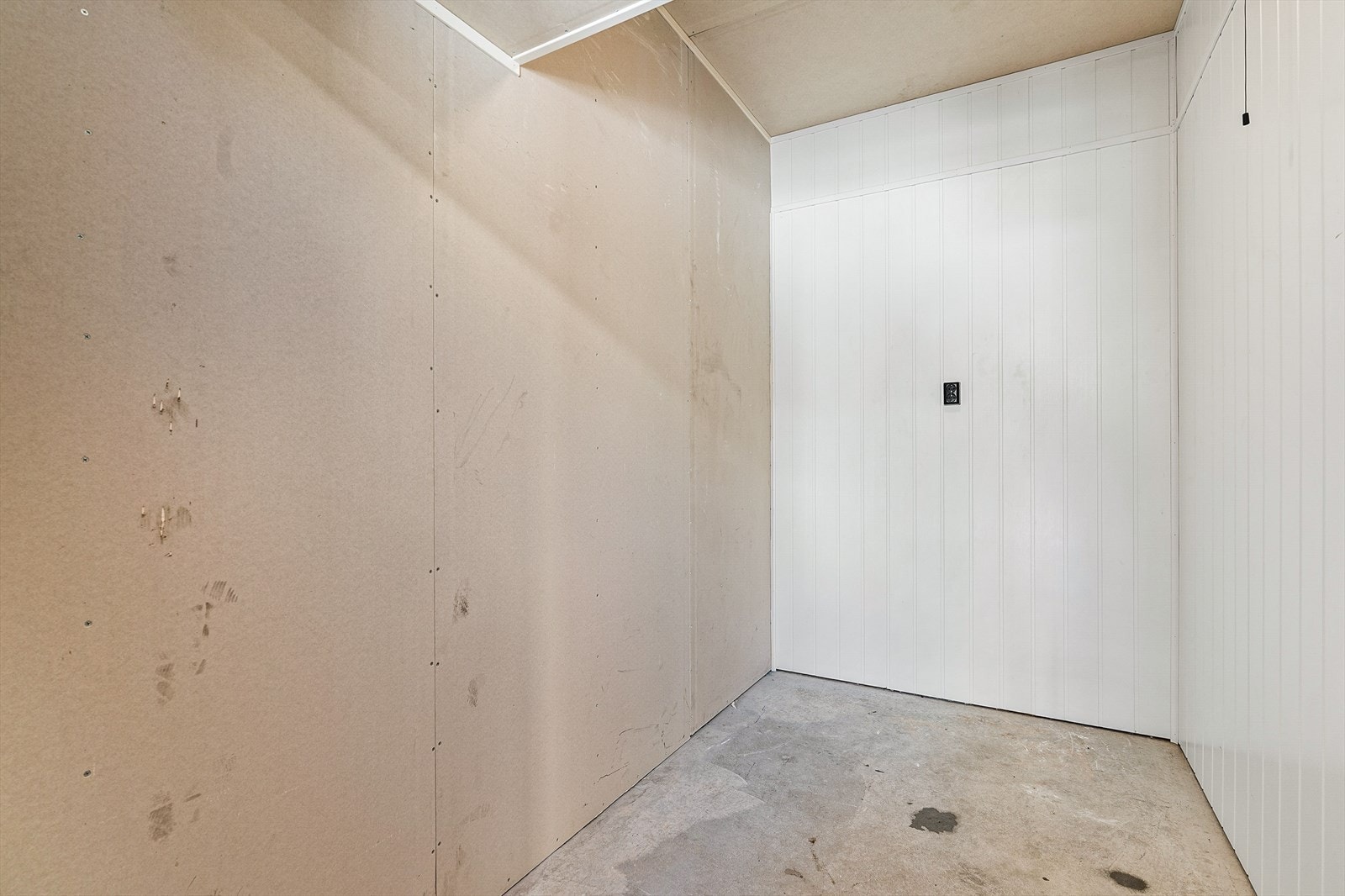 Isolert utvendig sportsbod Galleribilde