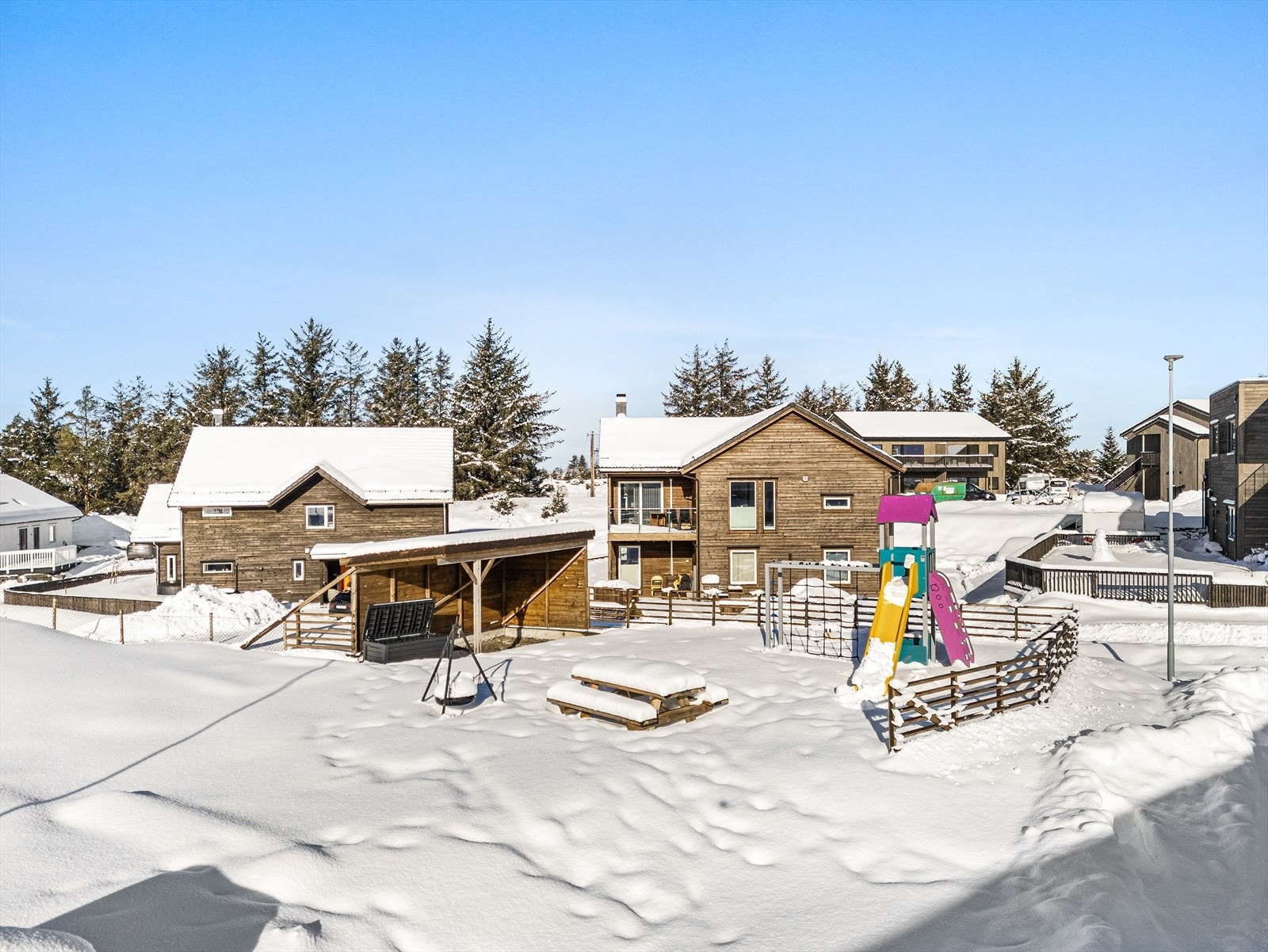 Lekeplass like i nærheten Galleribilde