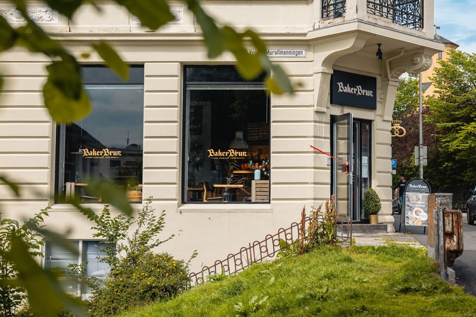 Start dagen med ferske bakevarer fra et av de lokale bakeriene i nabolaget. Galleribilde