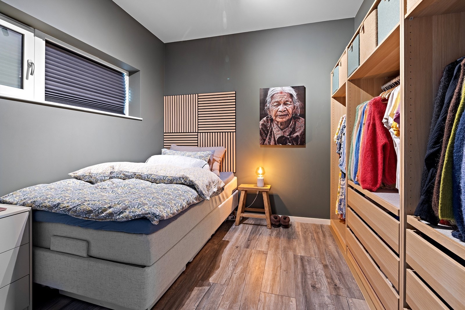 Hovedsoverom med garderobeløsning Galleribilde