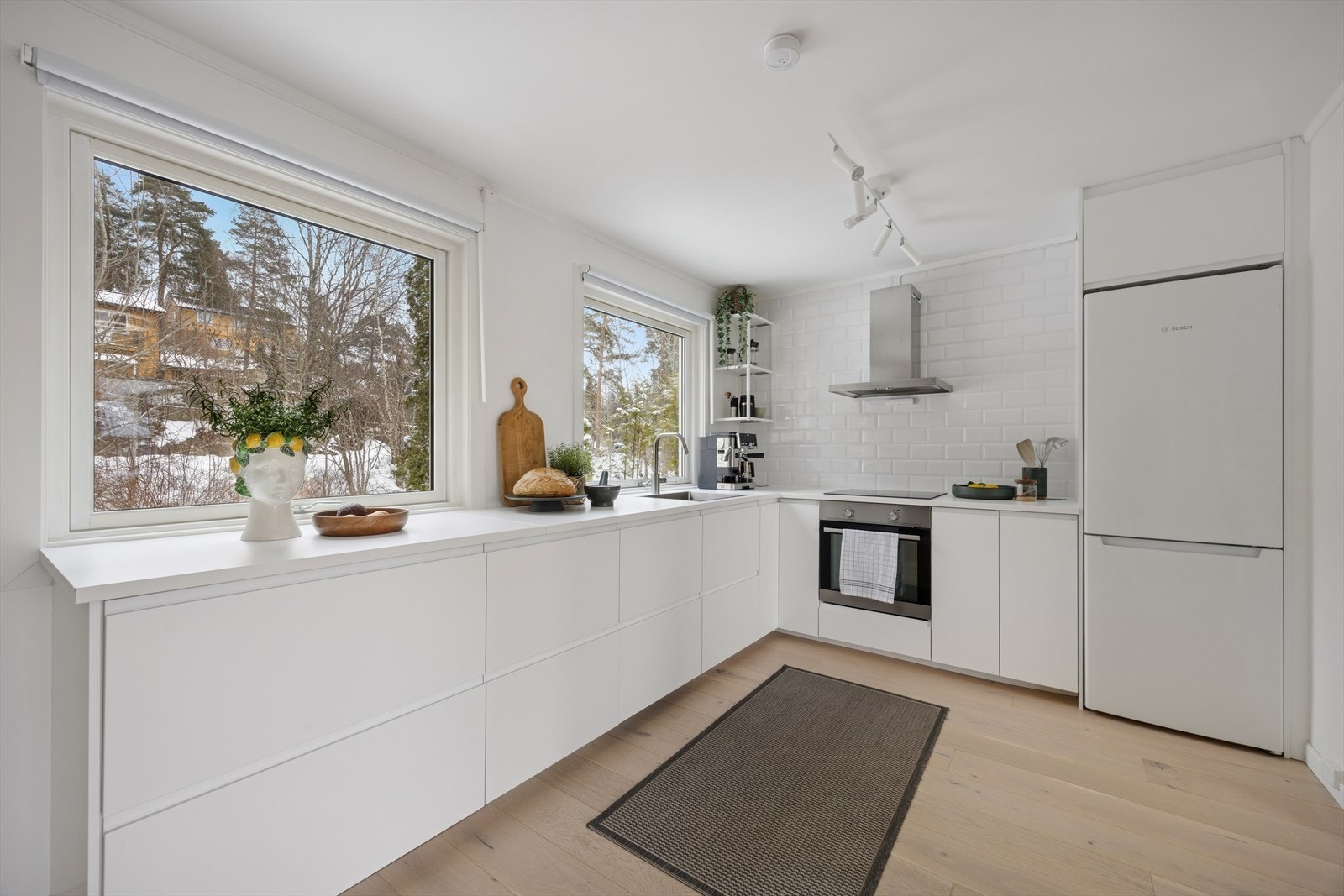 Lyngveien 29 presenteres av DNB Eiendom ved Christoffer Gard Sandvig. Galleribilde