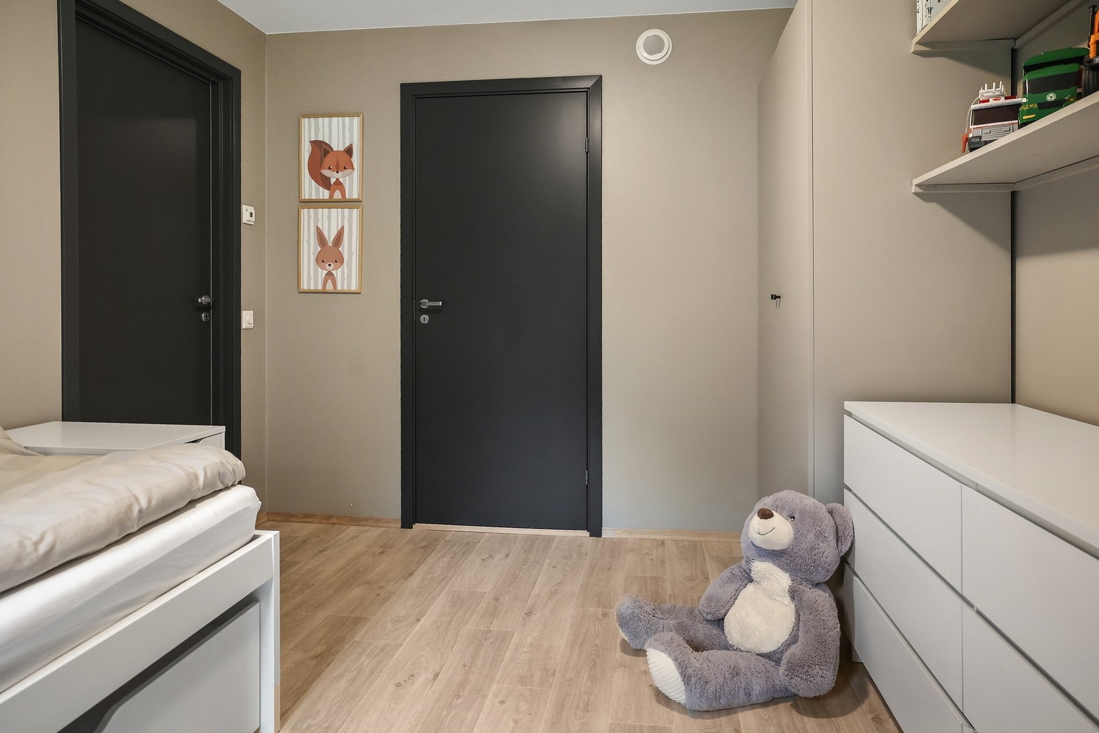 Fra dette soverommet er det adkomst til bod. Galleribilde