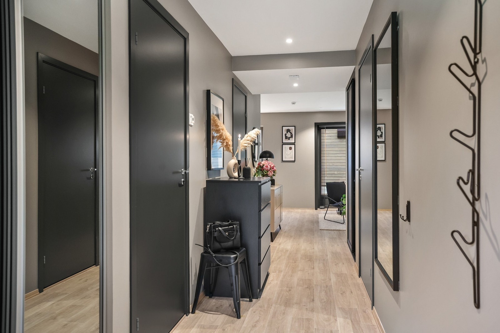 Det er behagelig gulvvarme i hele leiligheten unntatt teknisk rom/bod. Galleribilde