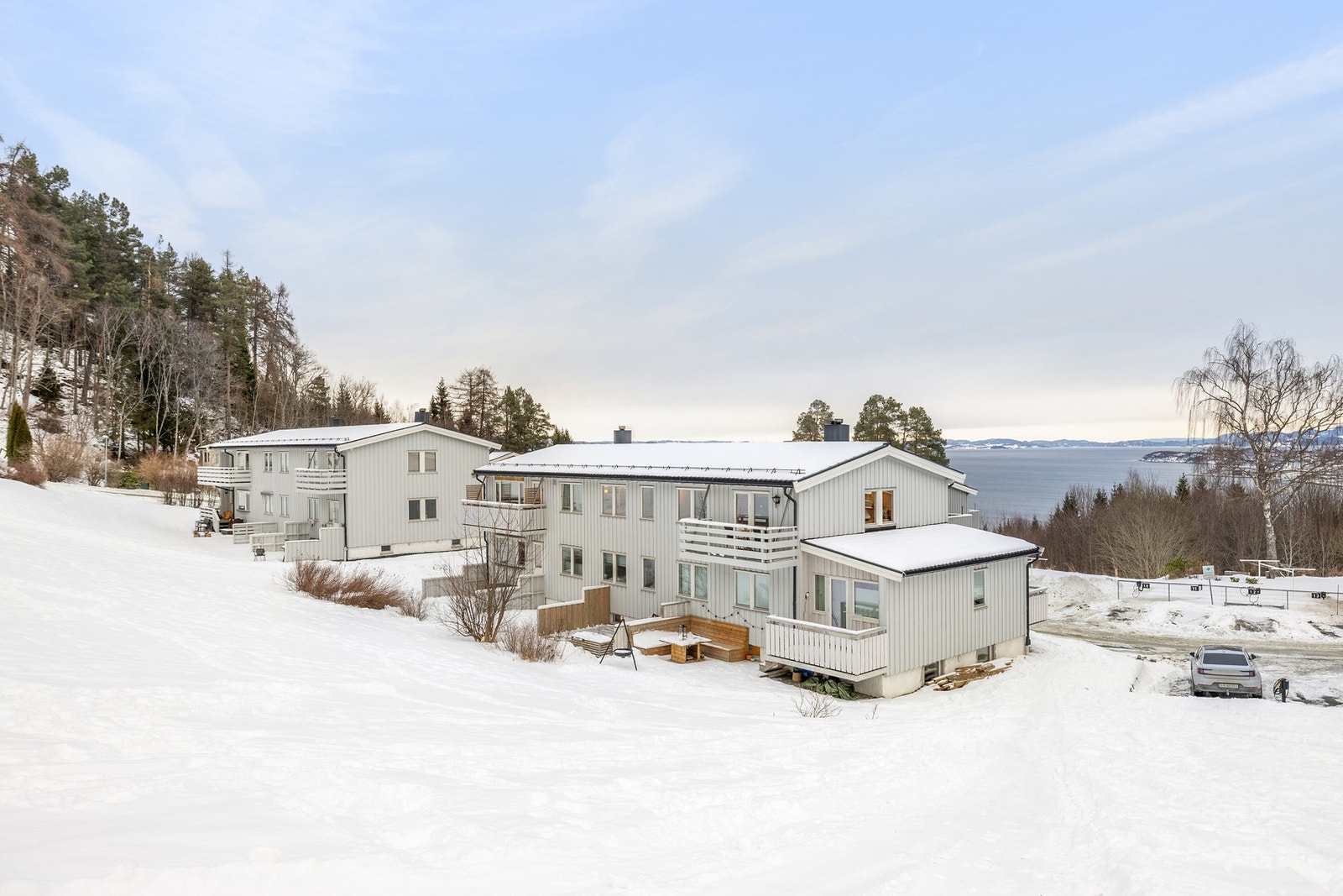 Fagerlia er svært populært grunnet sin rolige og barnevennlige beliggenhet nært både byen og marka, med en stor konsentrasjon av barnefamilier i nabolaget. Galleribilde