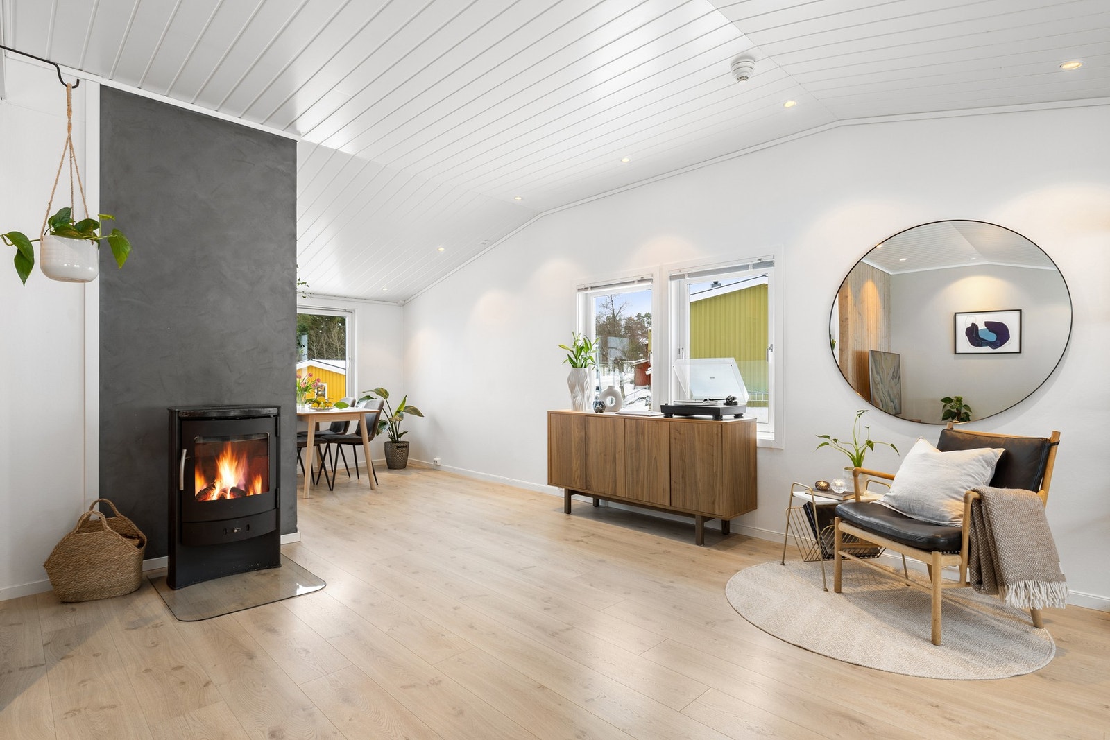 Stor og åpen stue-/kjøkkenløsning på 40 kvm. Galleribilde