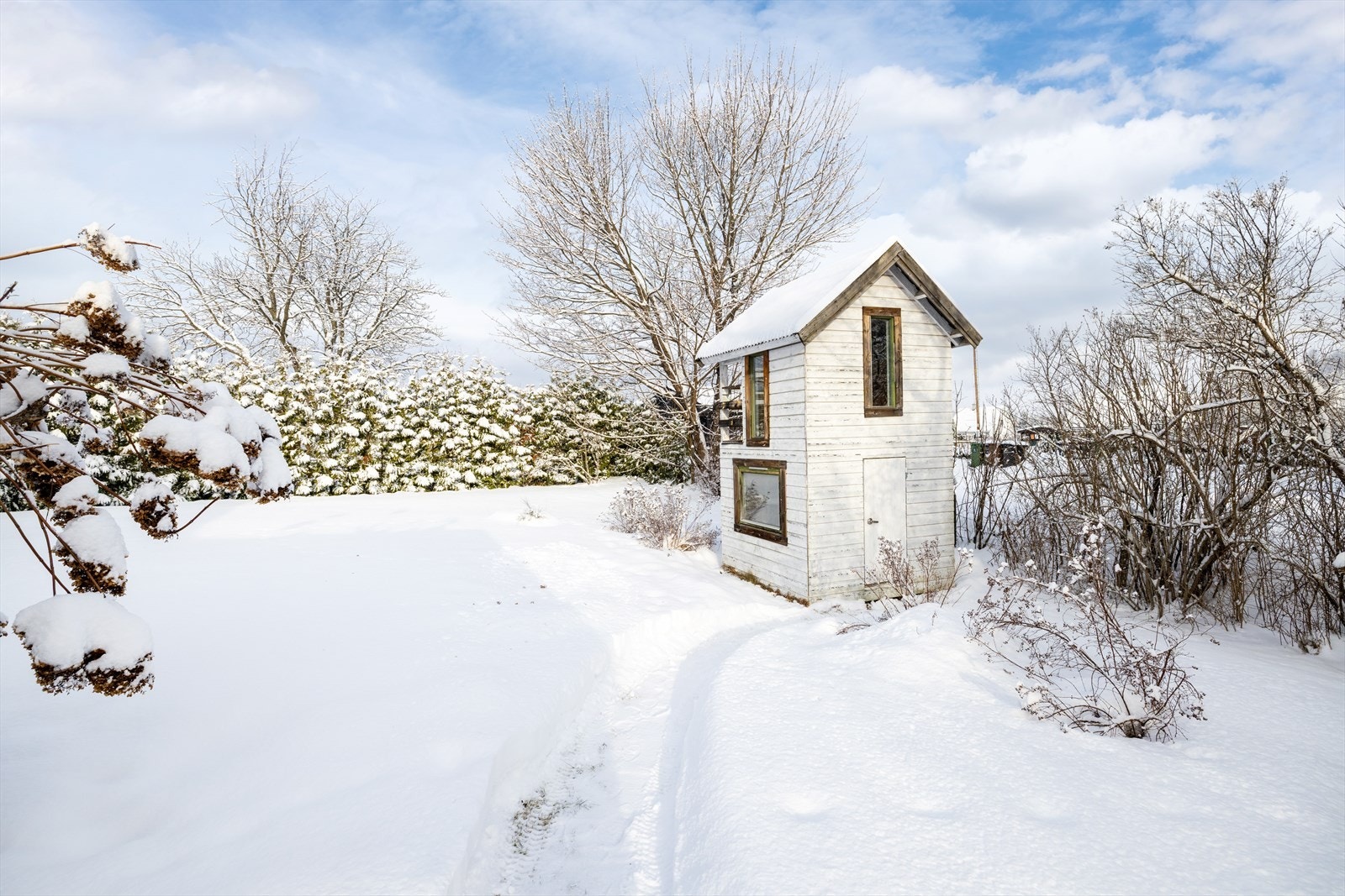 I hagen finnes også en sjarmerende lekestue for de minste, bygget i 2013. Galleribilde