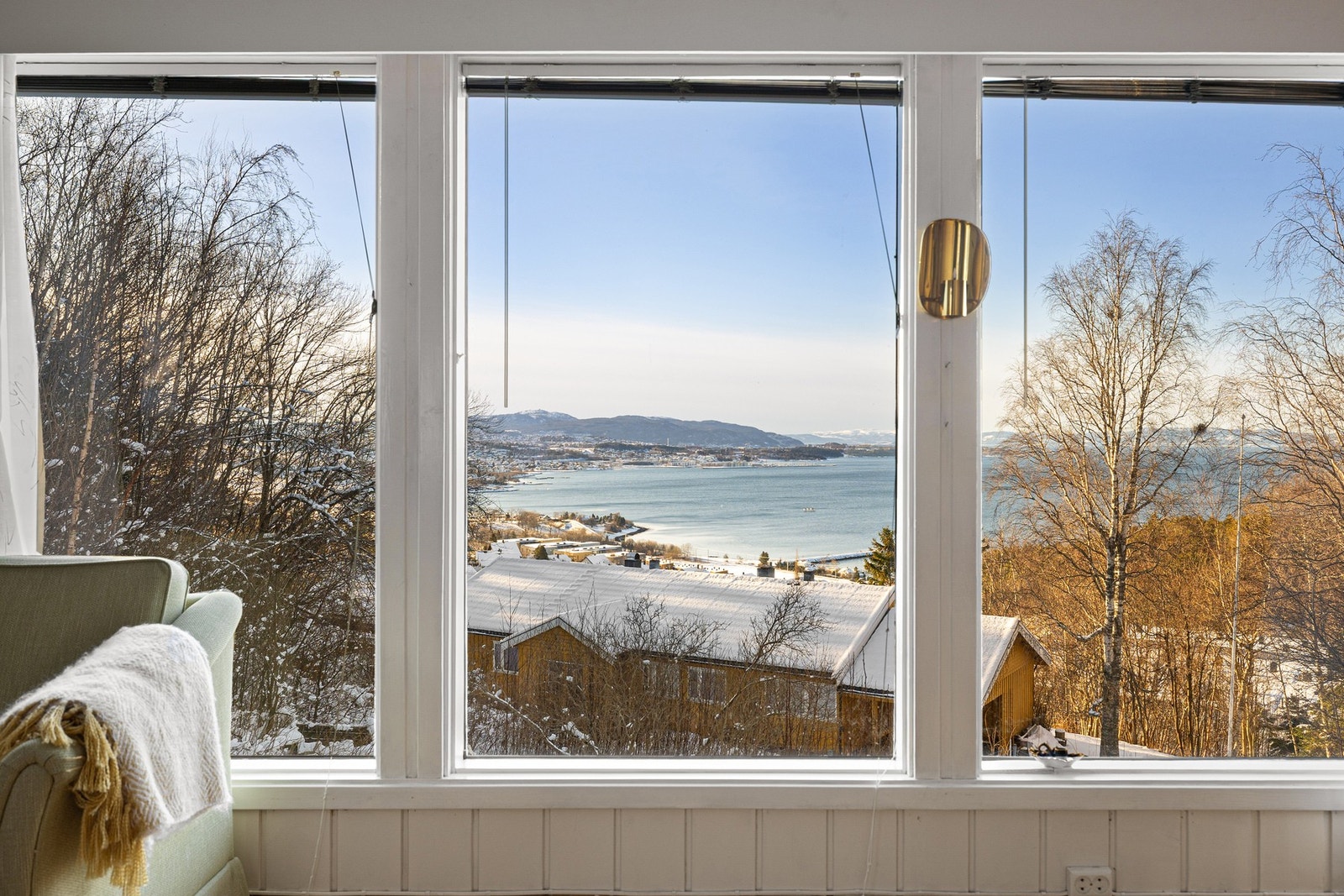 Fra boligen har du flere gode utsiktspunkt. Galleribilde