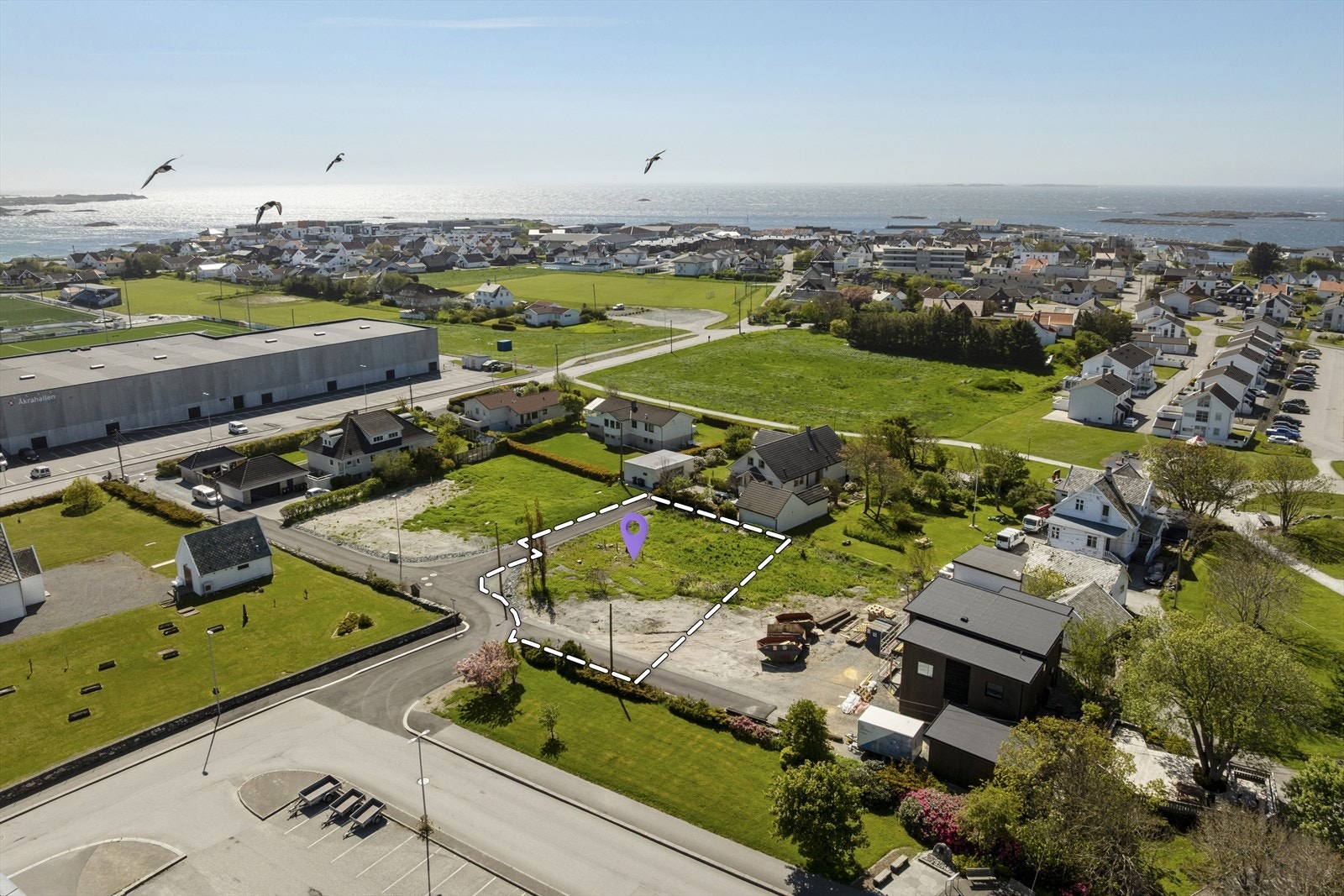 Velkommen til Austigard, en boligtomt midt i hjertet av Åkrehamn presentert av Daniel Gård i Eiendomsmegler A. Galleribilde