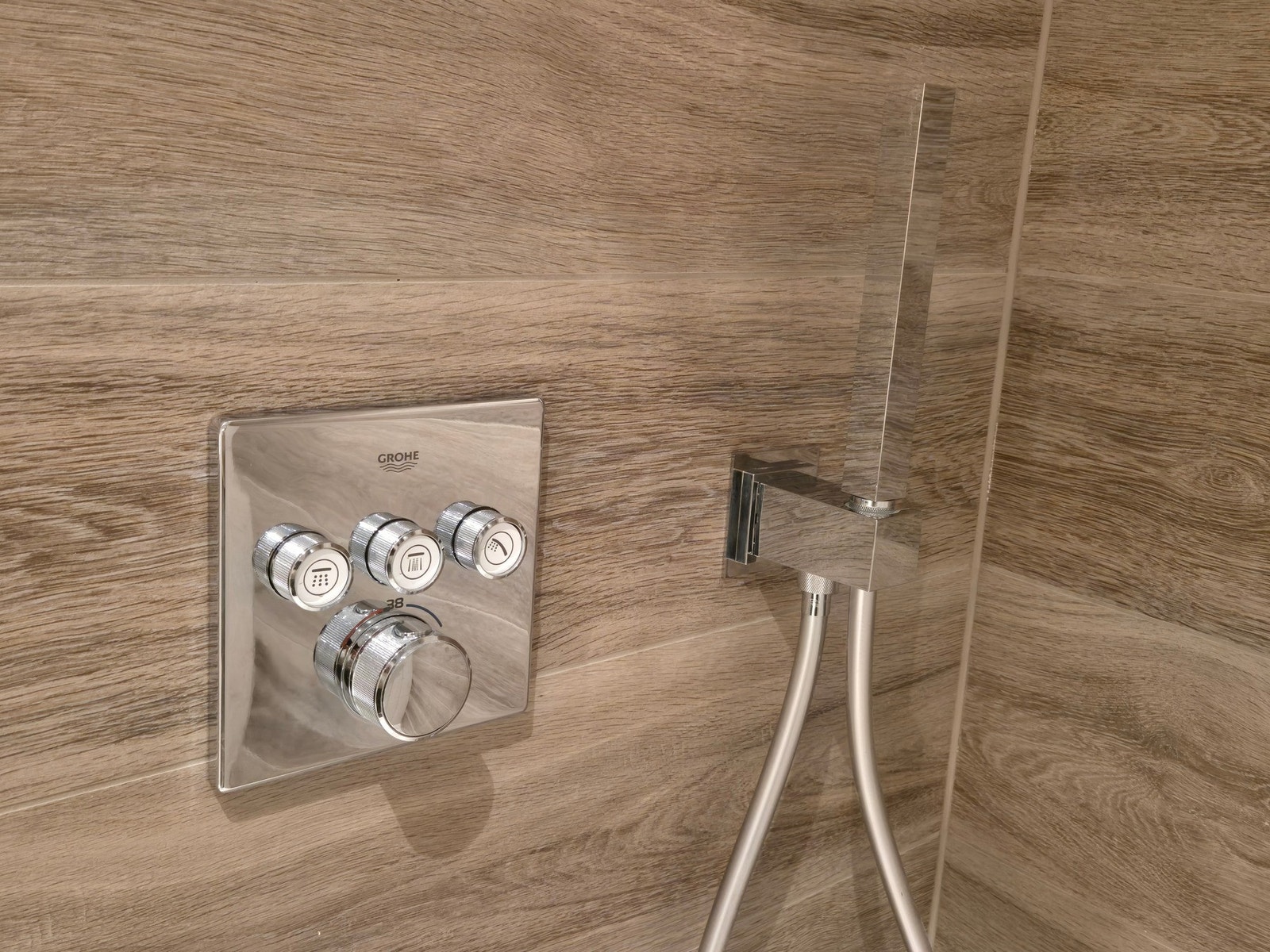 Dusjssone med ekslusivt Grohe-armatur. Galleribilde