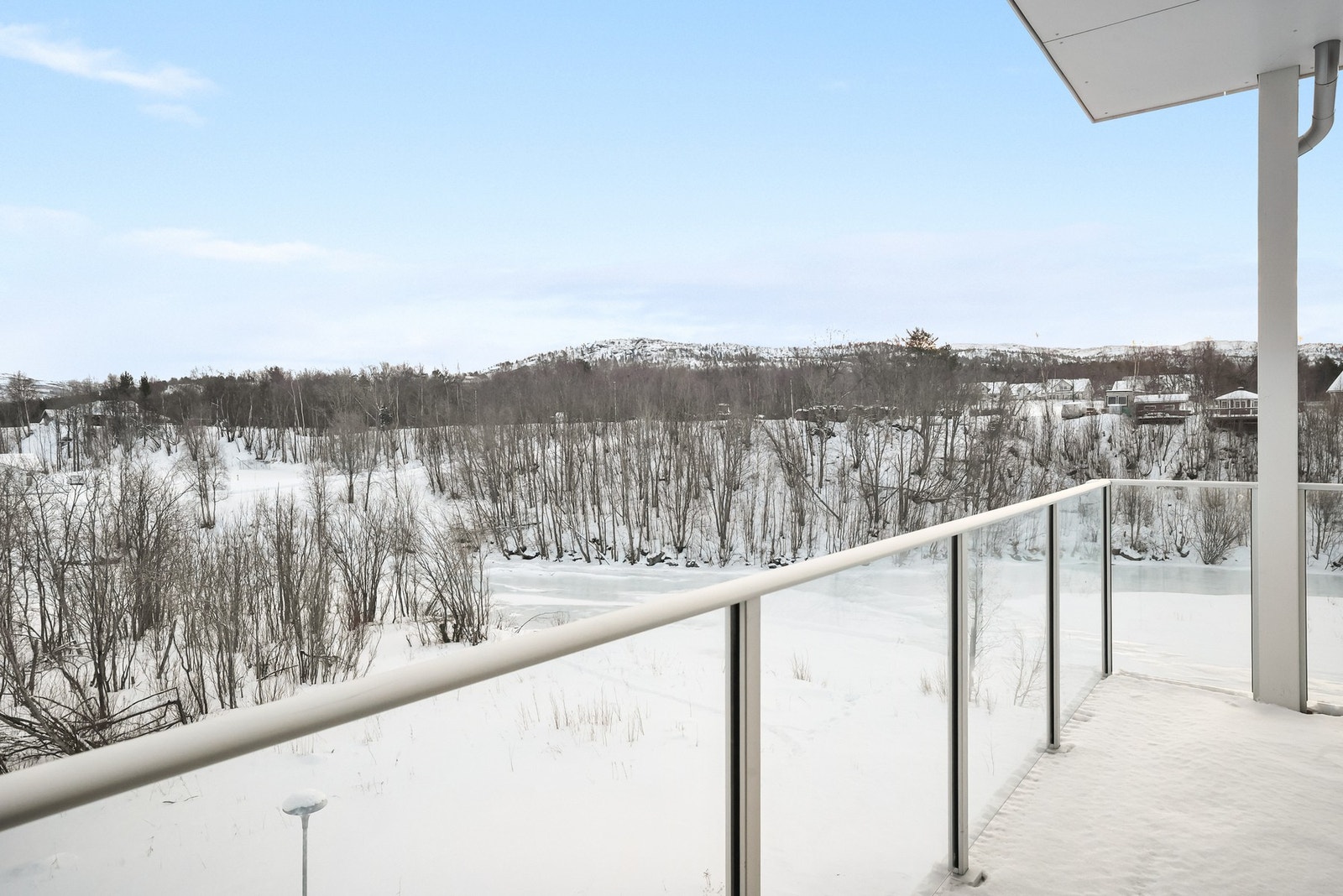 Her er det god plass til en sittegruppe. Galleribilde