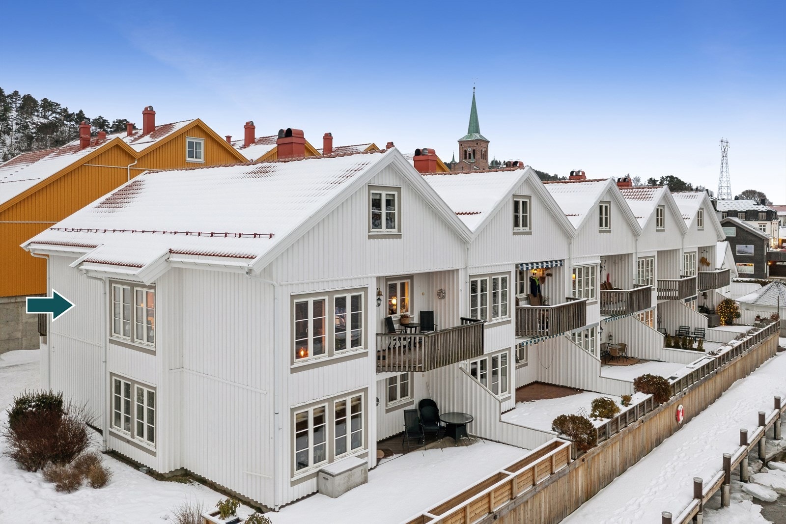 Flotte turmuligheter, badeplasser og brygger som inviterer til både morgenbad, padling og avslappende ettermiddager i solen Galleribilde