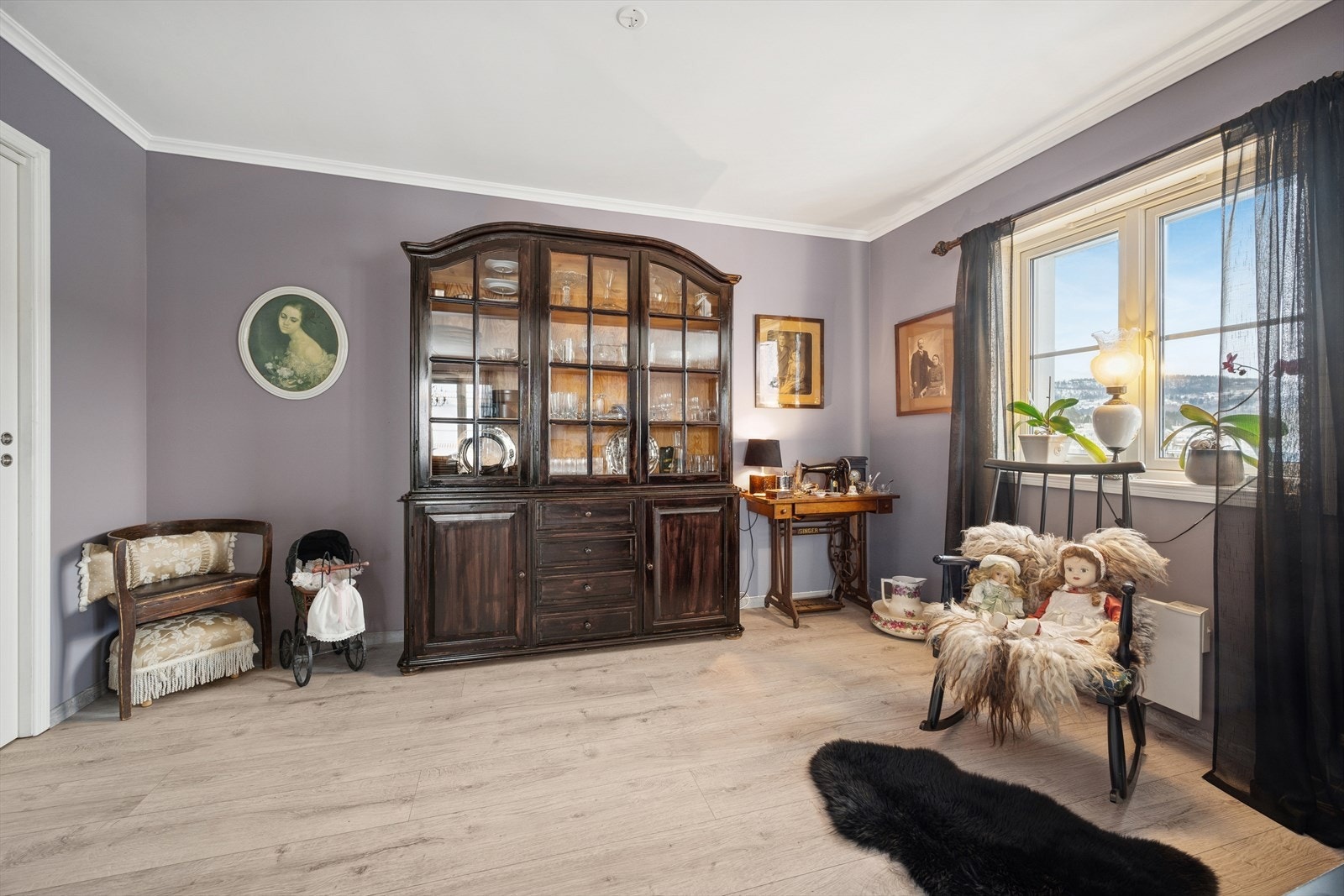 Her kan man ev. sette opp en vegg og få et ekstra soverom. Herfra er det tilgang til bod. Galleribilde