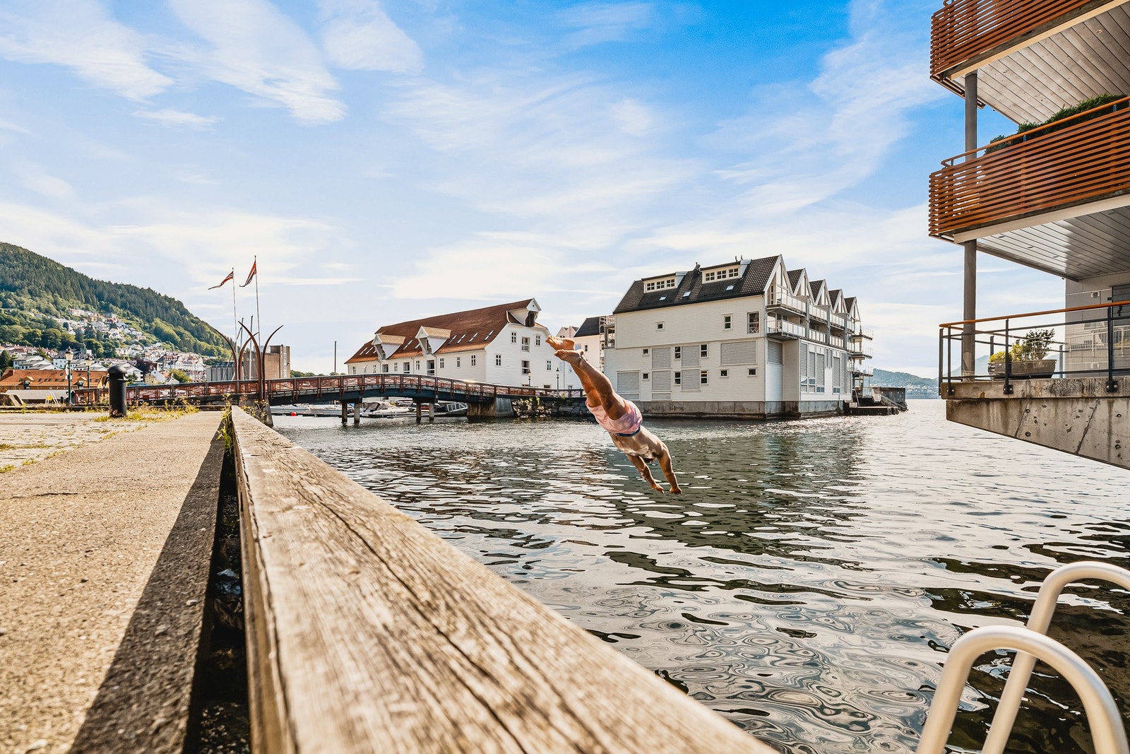 - Sandviken byr på mange vakre badeplasser - Galleribilde