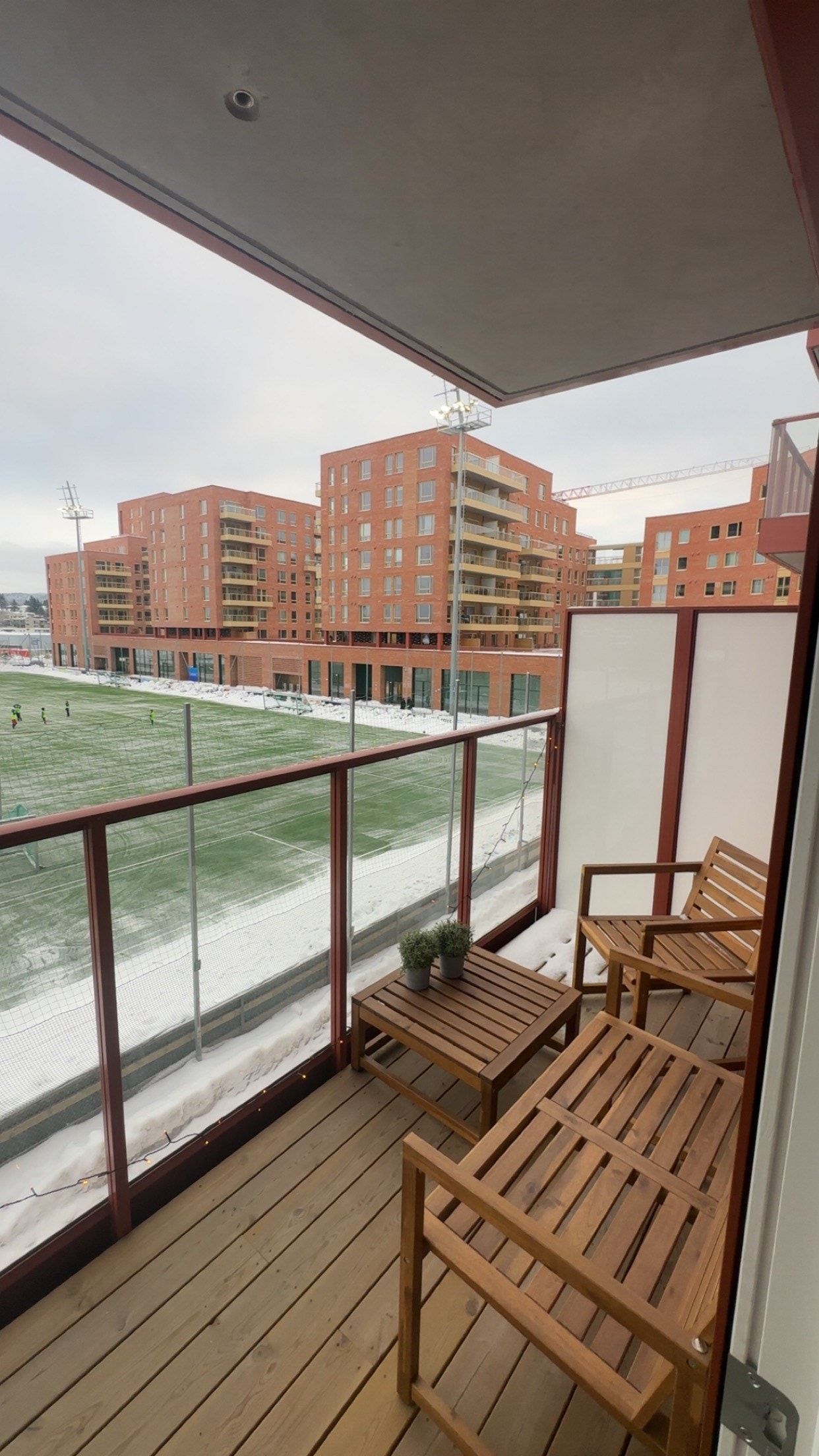 Romslig balkong Galleribilde