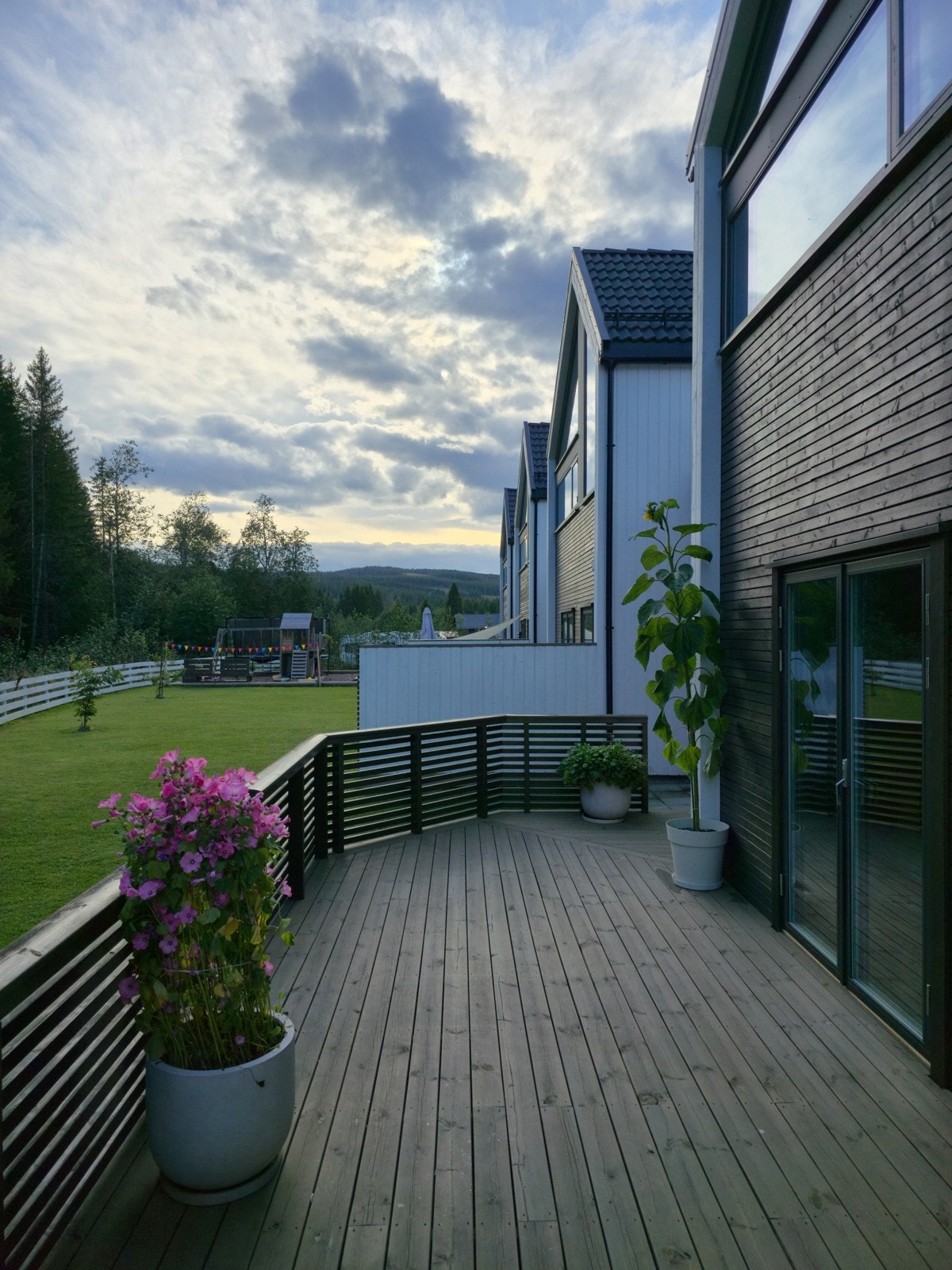 Herfra har du også adkomst til felles hage. Galleribilde