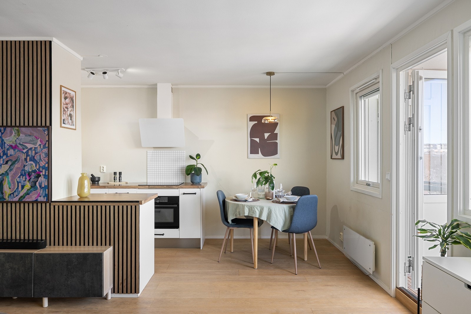 Varmtvann og fibernett inkludert i felleskostnadene. Galleribilde