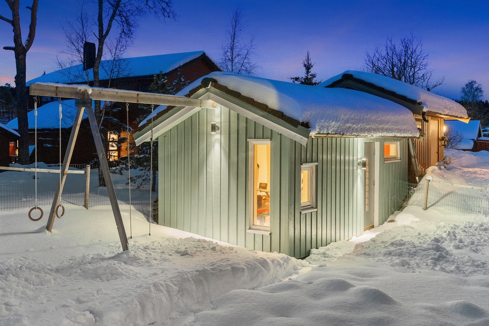 I hagen er det et eget treningsrom. Det er isolerte vegger, ny kledning og nytt strømopplegg fra 2021. Galleribilde